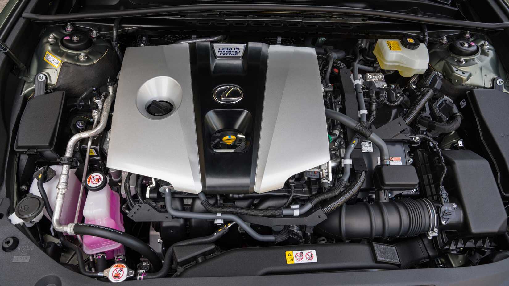 Motor Lexus ES 300h 2019