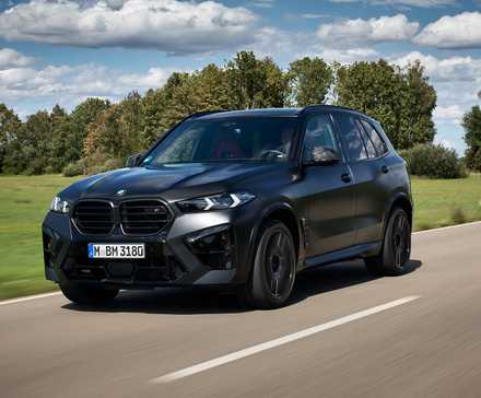 2024 BMW X5 M, front 3/4
