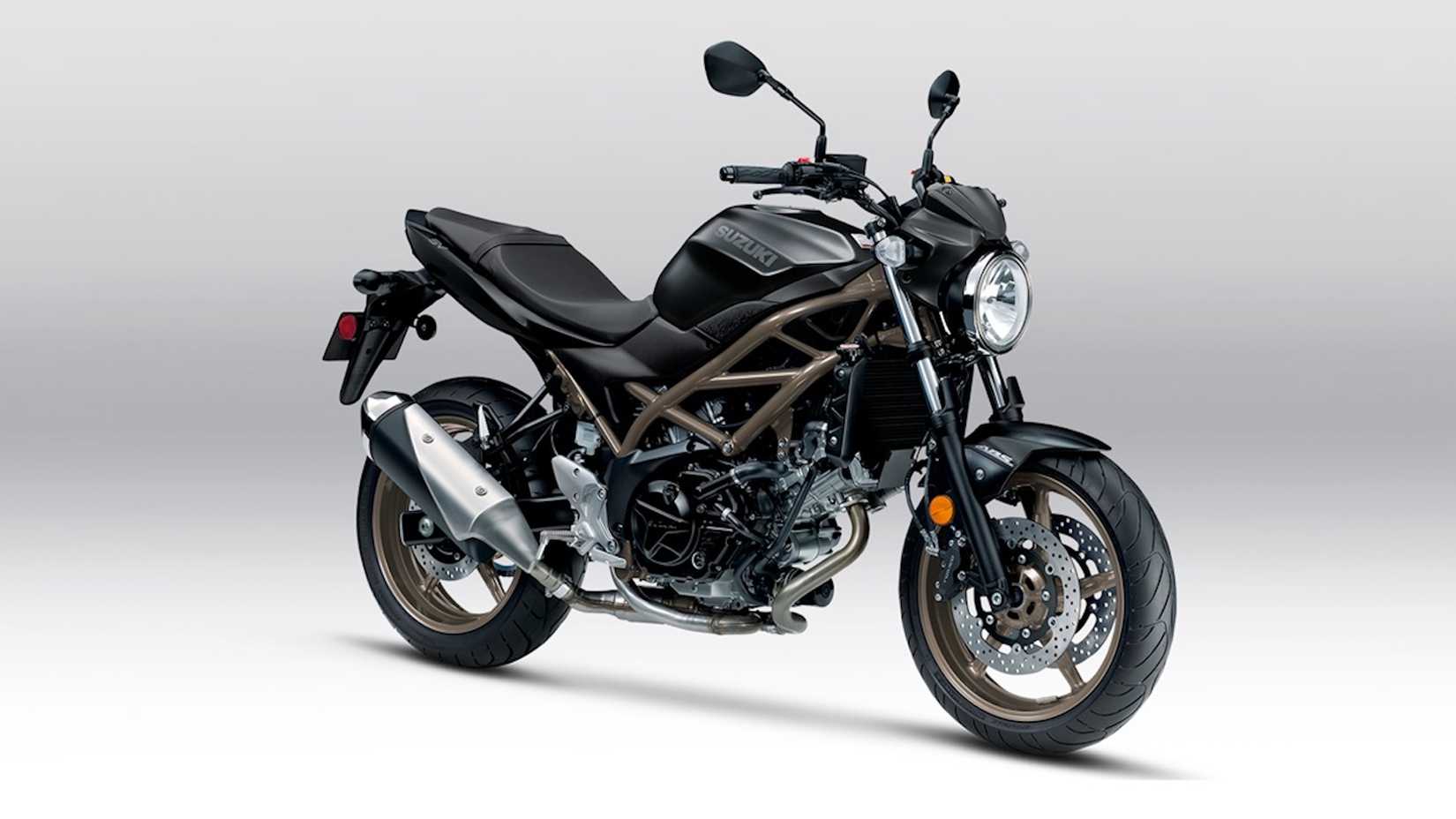 Foto de estúdio preta 2024 SV650