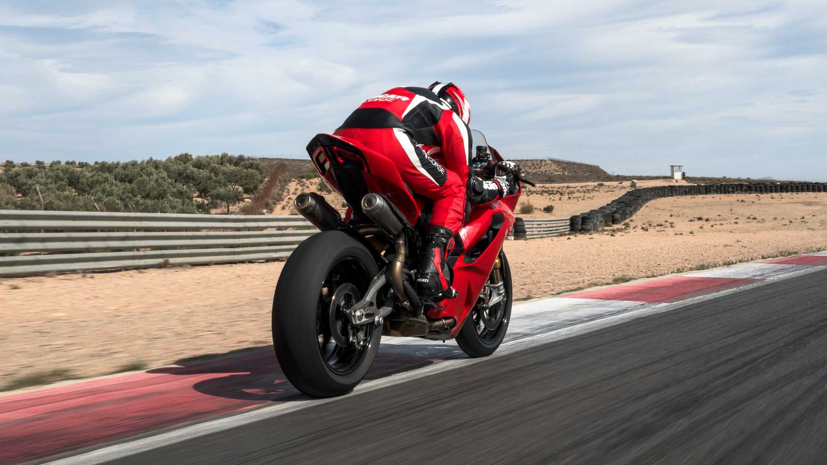 Ação Ducati Panigale V2 2025 (1)
