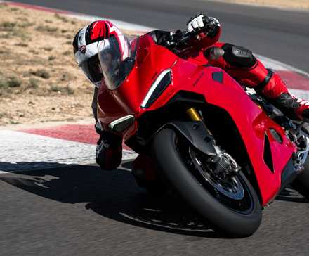 Ação Ducati Panigale V2 2025 (2)
