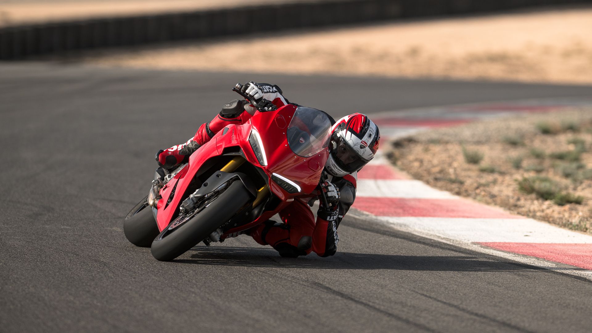 Ação Ducati Panigale V2 2025 (3)
