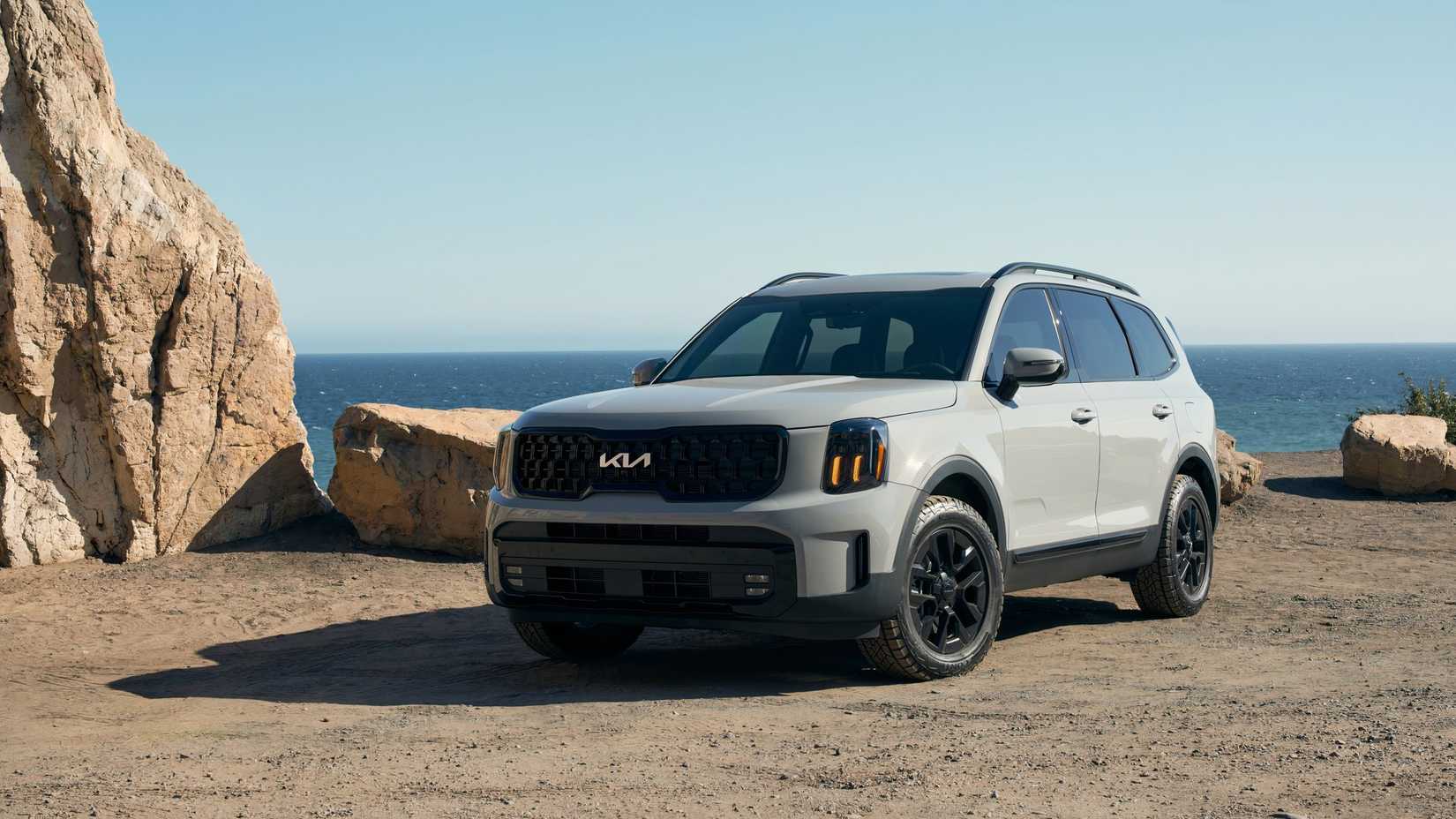 2025 Kia Telluride front