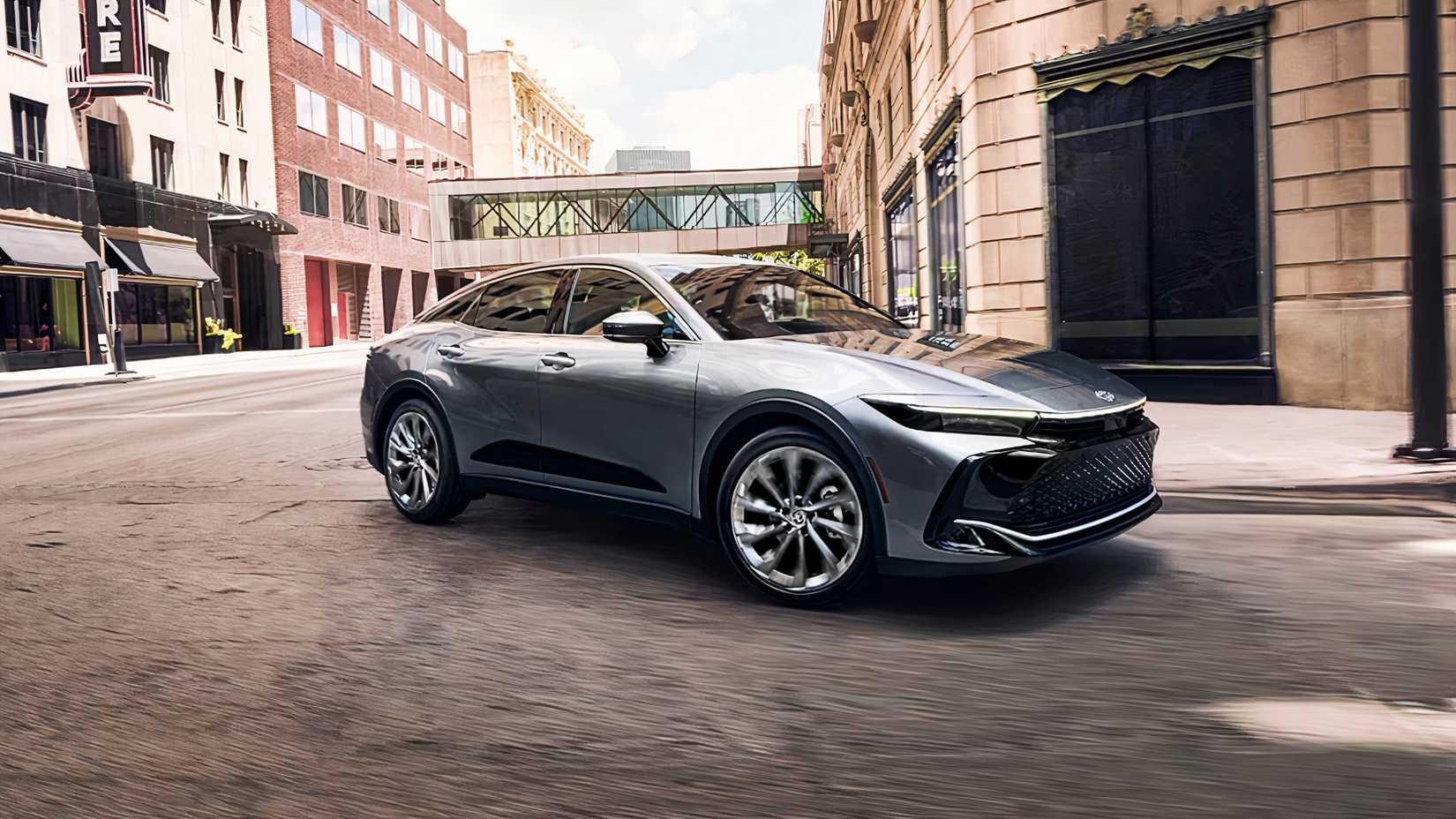 A gray 2025 Toyota Crown is parked. 