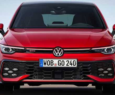 2025 Volkswagen Golf GTI 004