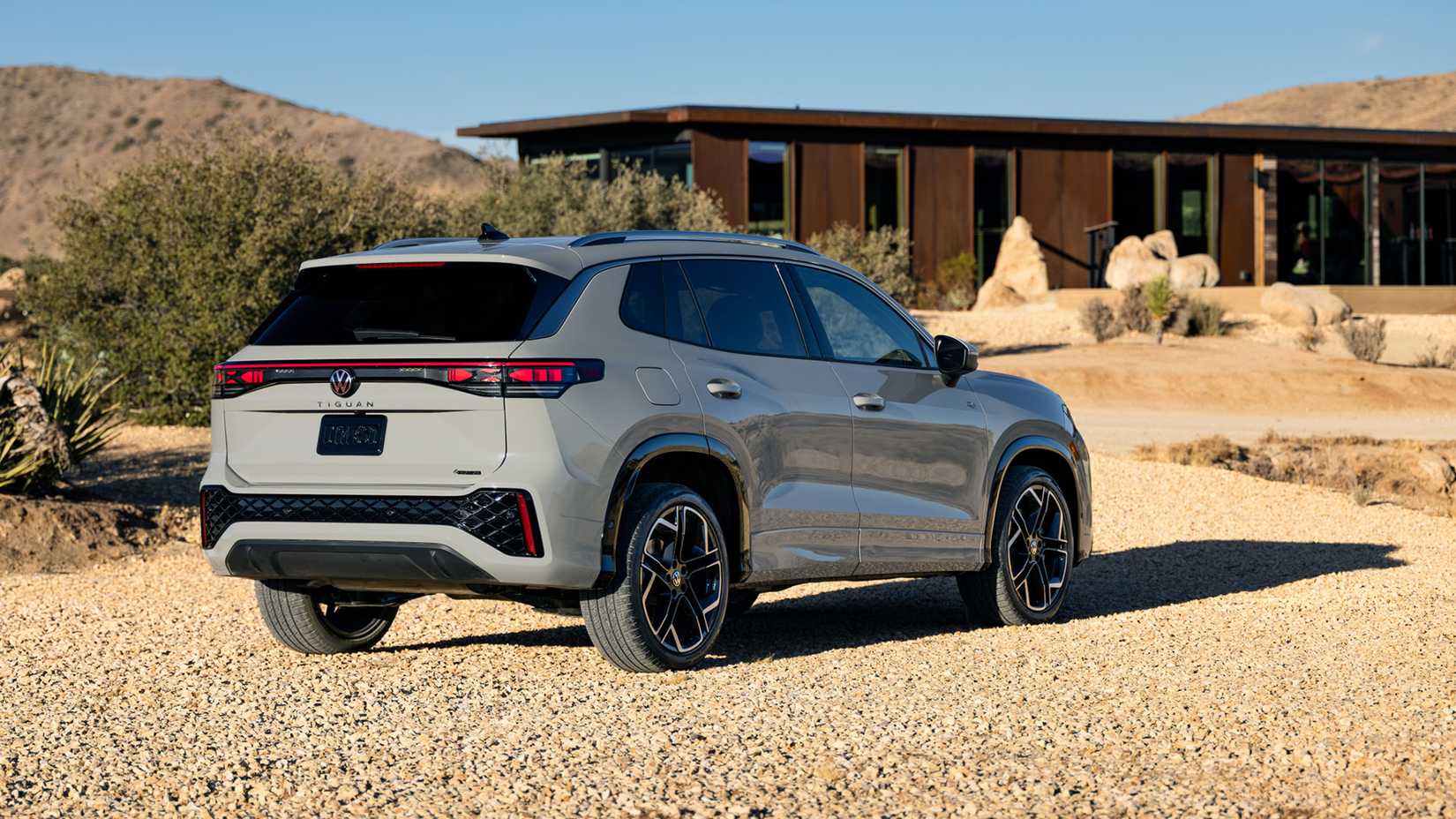 2025 Volkswagen Tiguan TopSpeed (20)-1