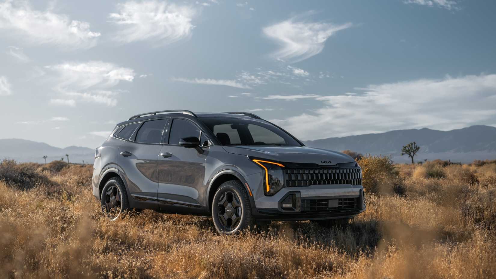 Front three-quarters shot of a 2026 Kia Sportage