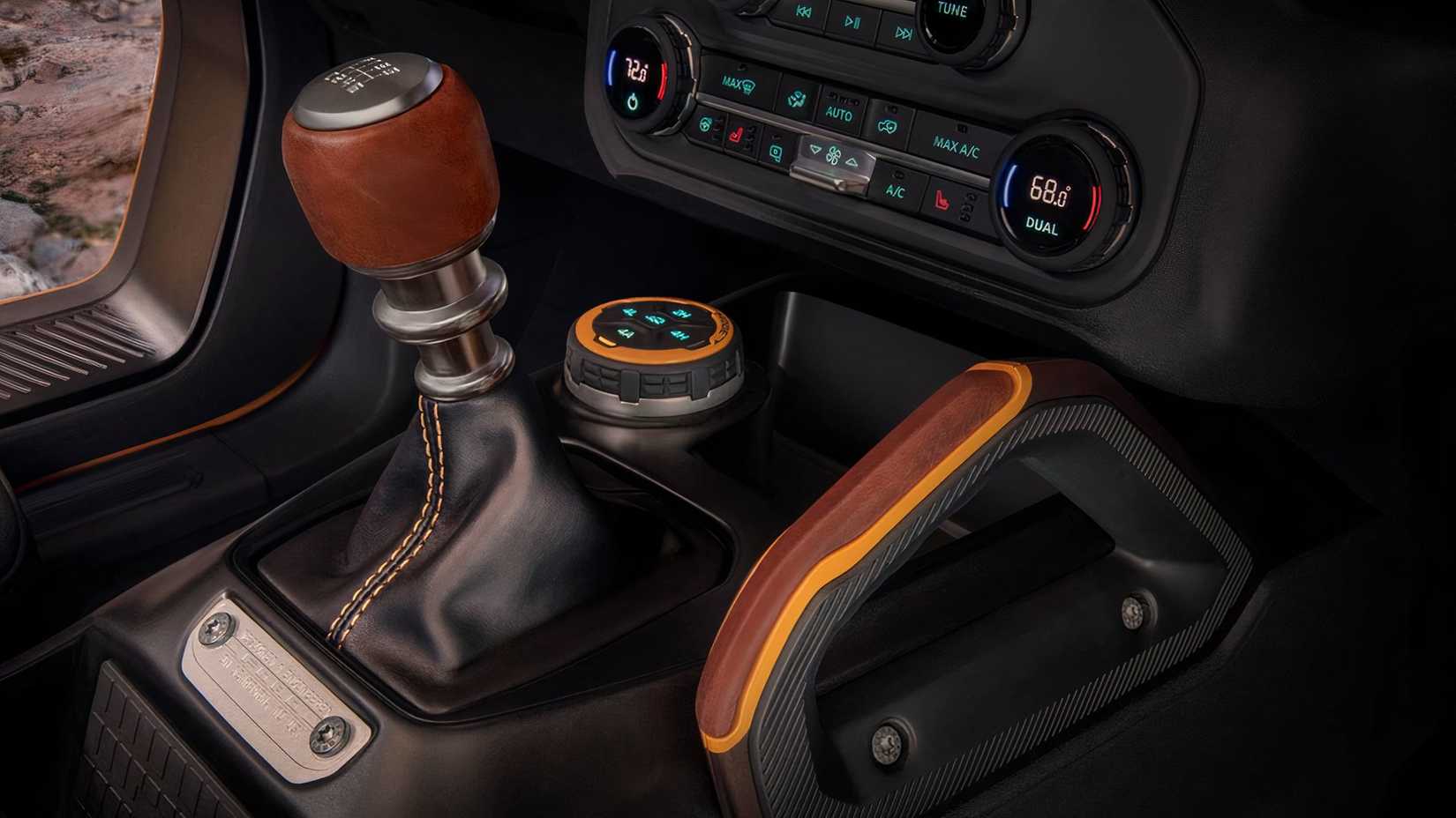 2021 Ford Bronco Black Diamond gear changer