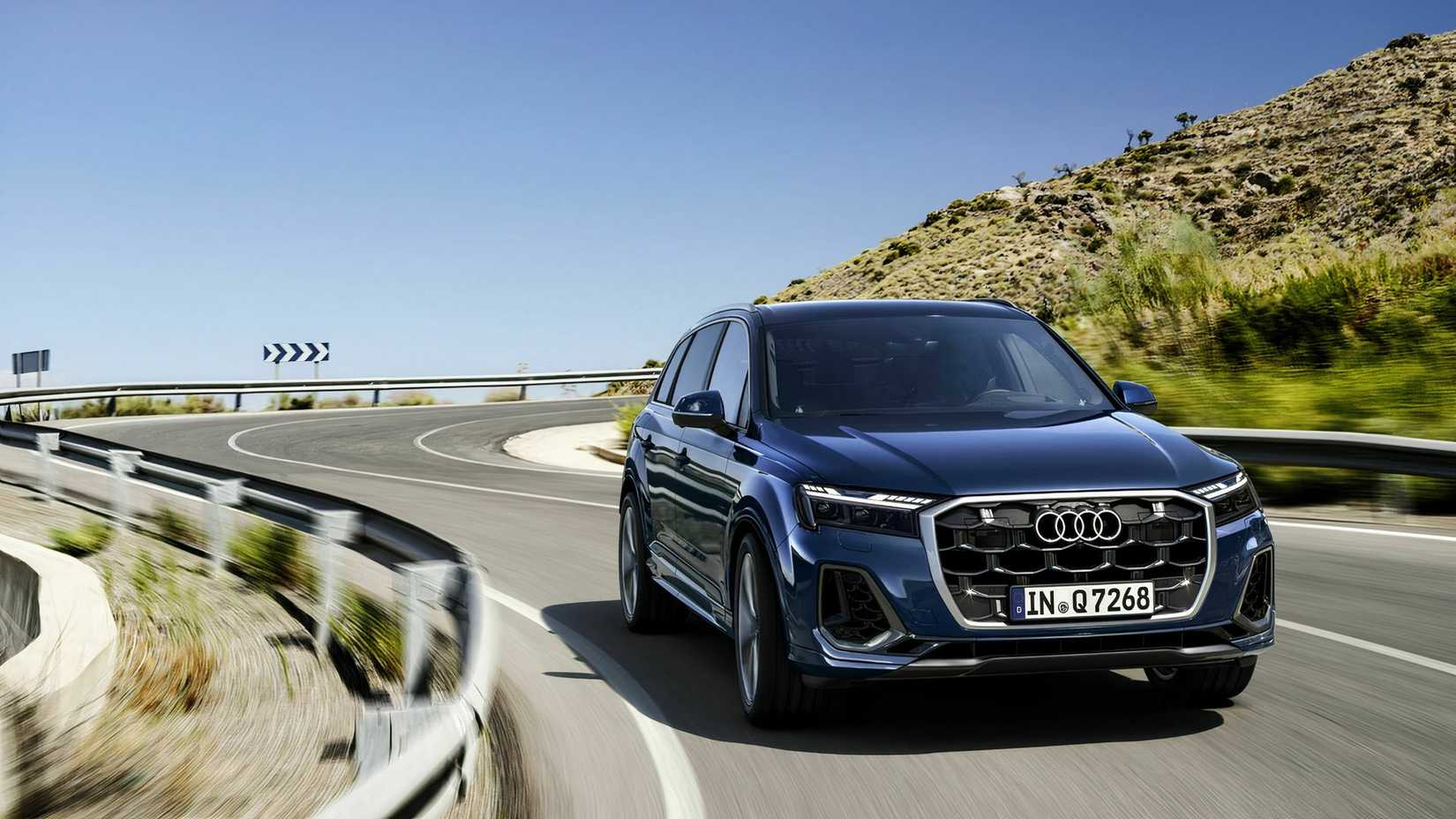 Front action shot of a 2025 Audi Q7