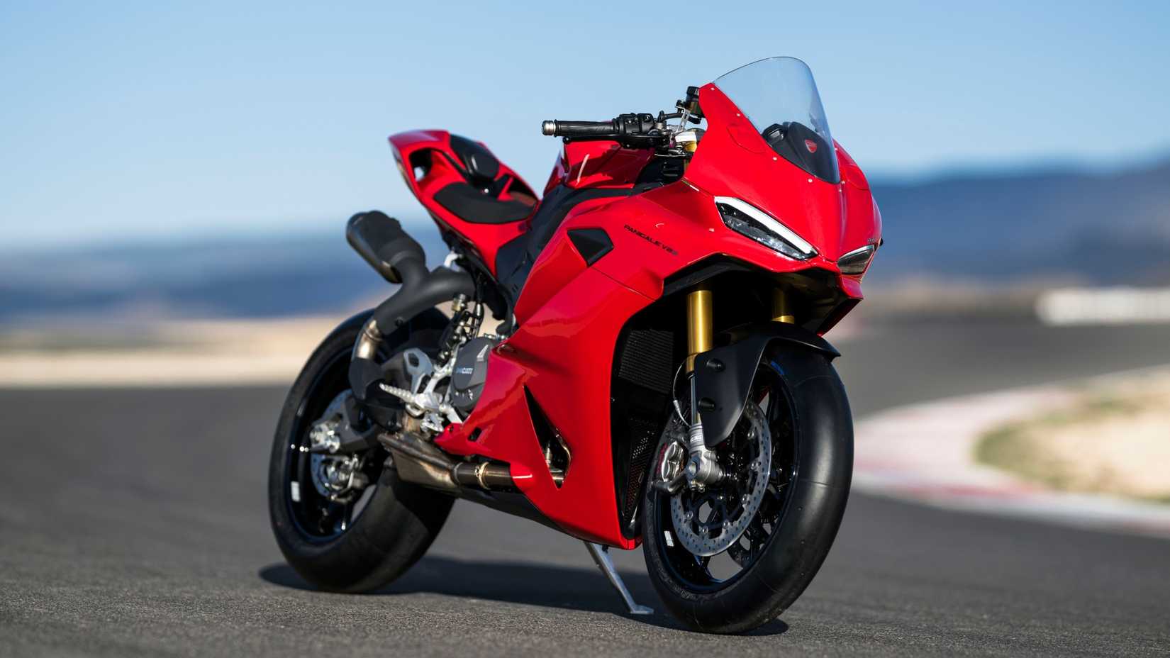 2025 Ducati Panigale V2 S cinematic static shot front third quarter view