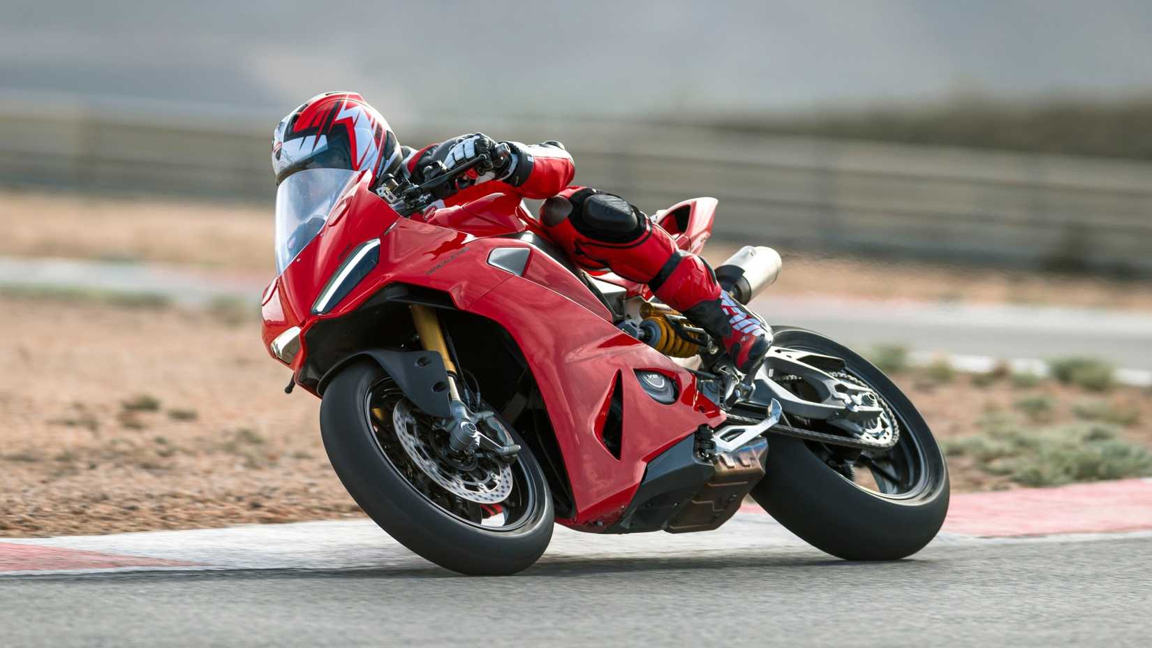 2025 Ducati Panigale V2 cornering view
