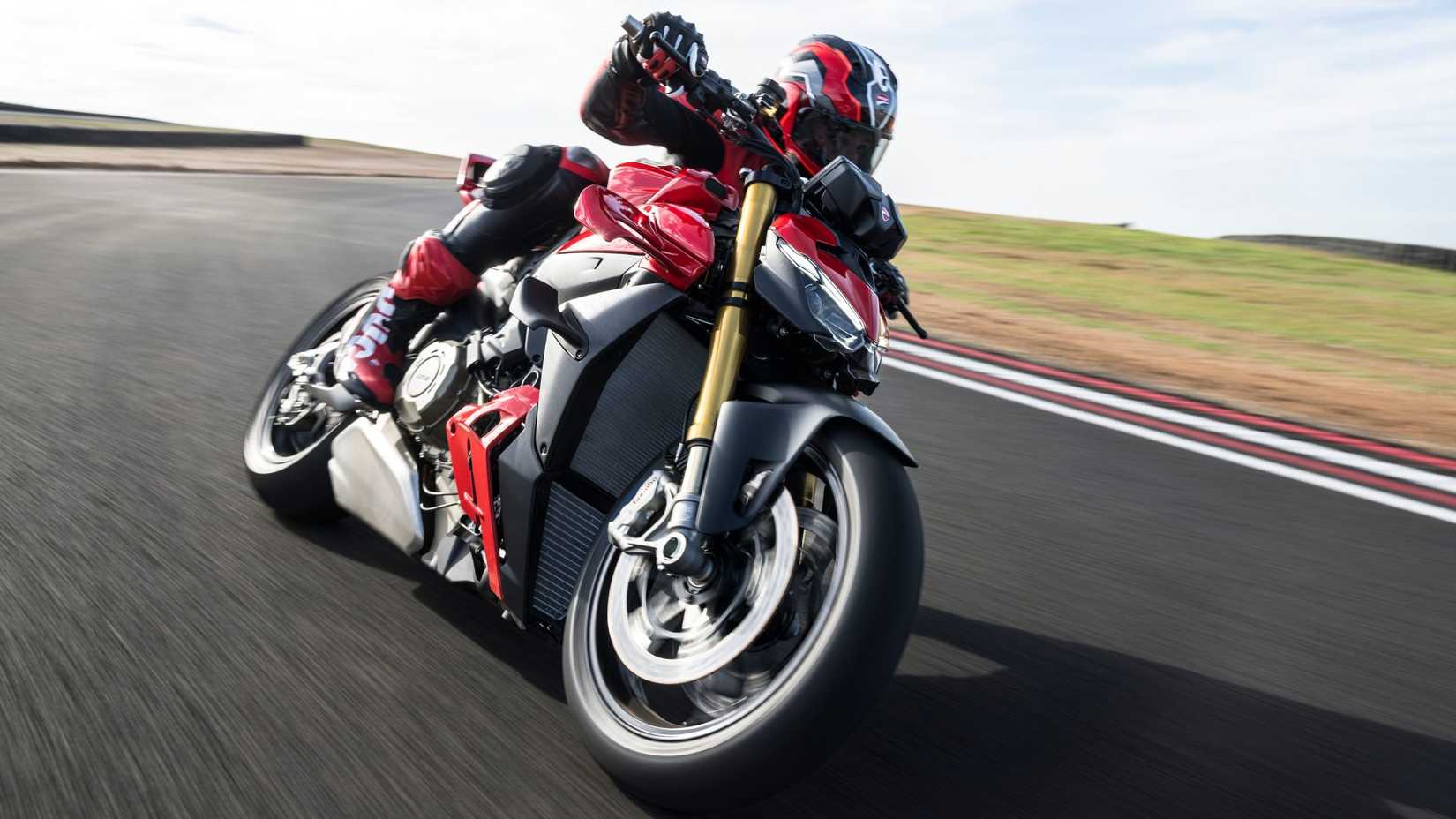 2025 Ducati Streetfighter V4 S curvando difícil papel de parede hd