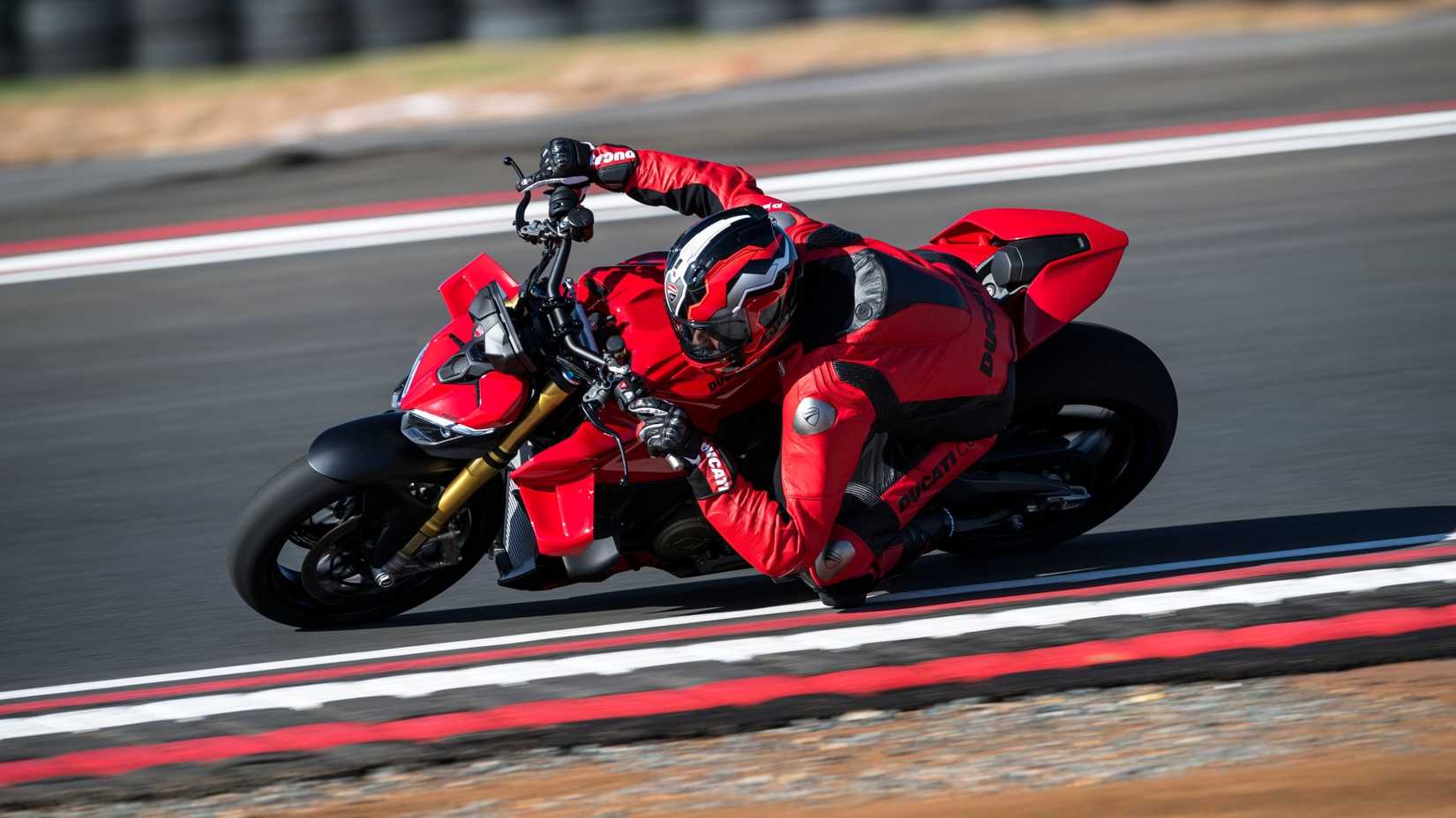 2025 Ducati Streetfighter V4 S vista de perfil lateral nas curvas