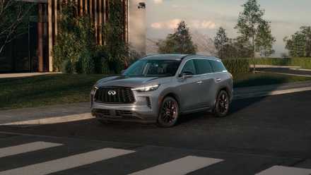 Front 3/4 shot of a 2025 Infiniti QX60