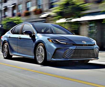 Toyota Camry 2025 azul