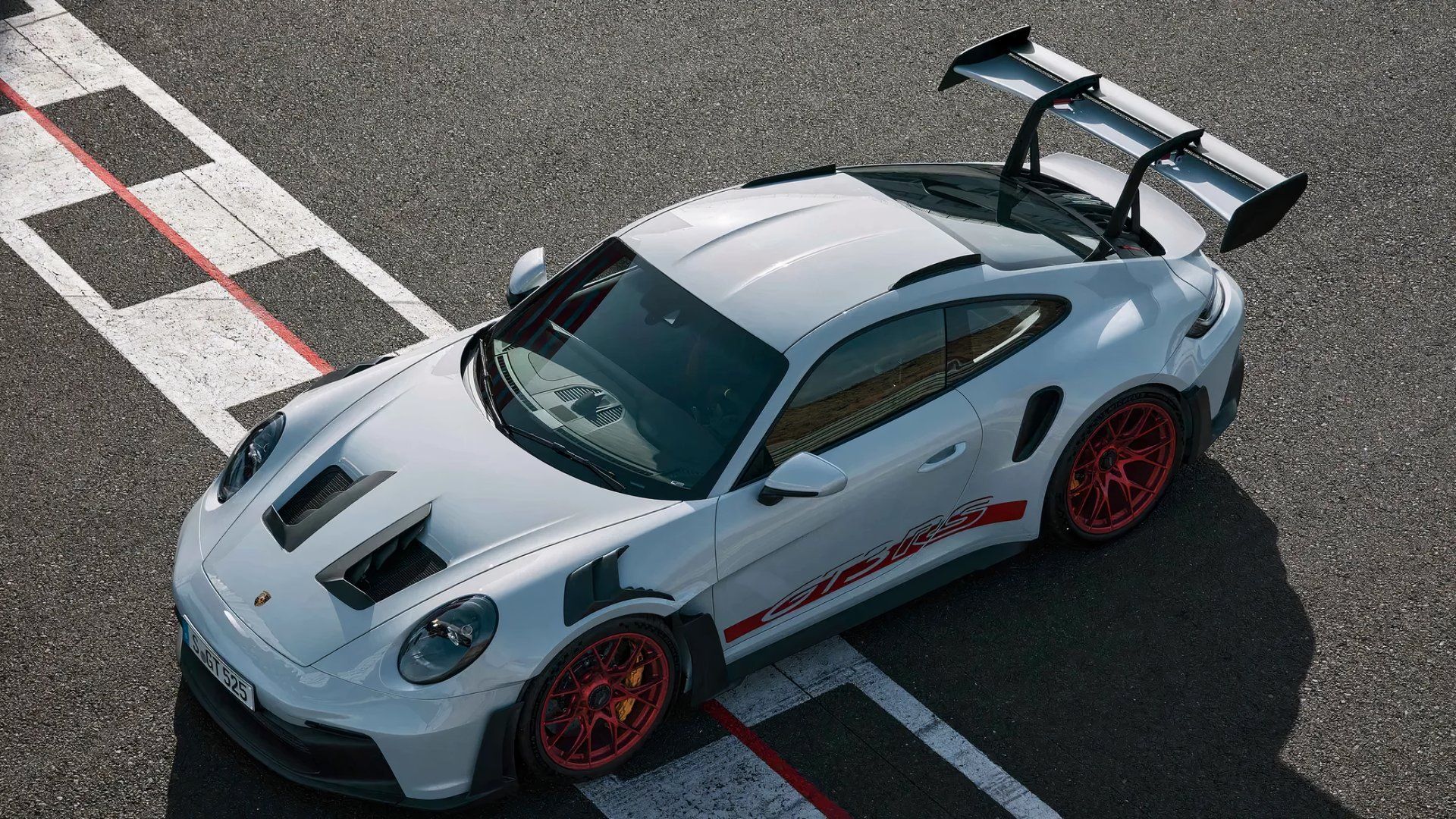 Porsche 911 GT3 RS, front 3/4 from above