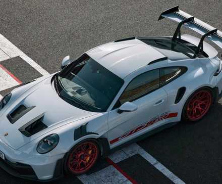 Porsche 911 GT3 RS, front 3/4 from above