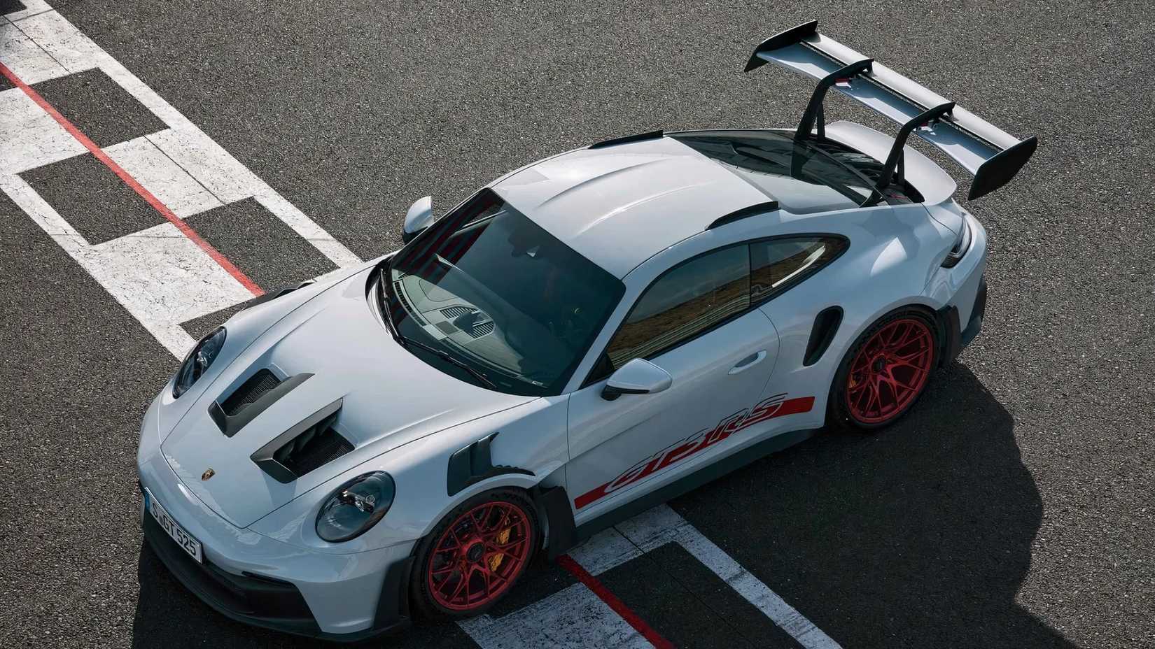 Porsche 911 GT3 RS, front 3/4 from above