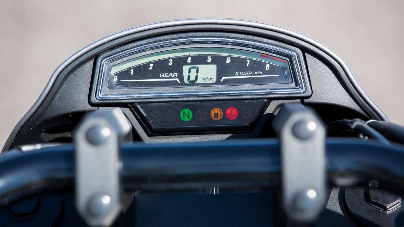Suzuki Boulevard M109R instrument cluster close-up view