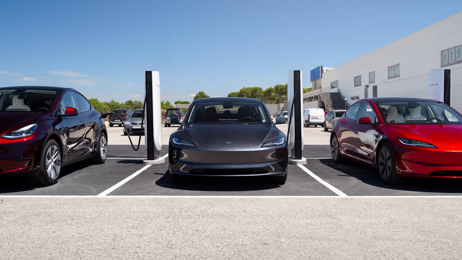EVearn App Allows Tesla Drivers To Earn Crypto While Charging
