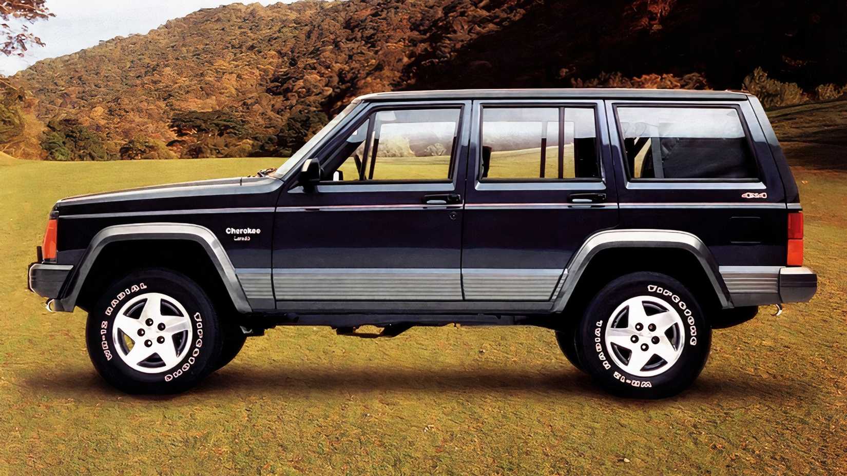 Side shot of a 1996 Jeep Cherokee