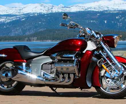 Foto de perfil estático da Honda Valkyrie Rune 2004