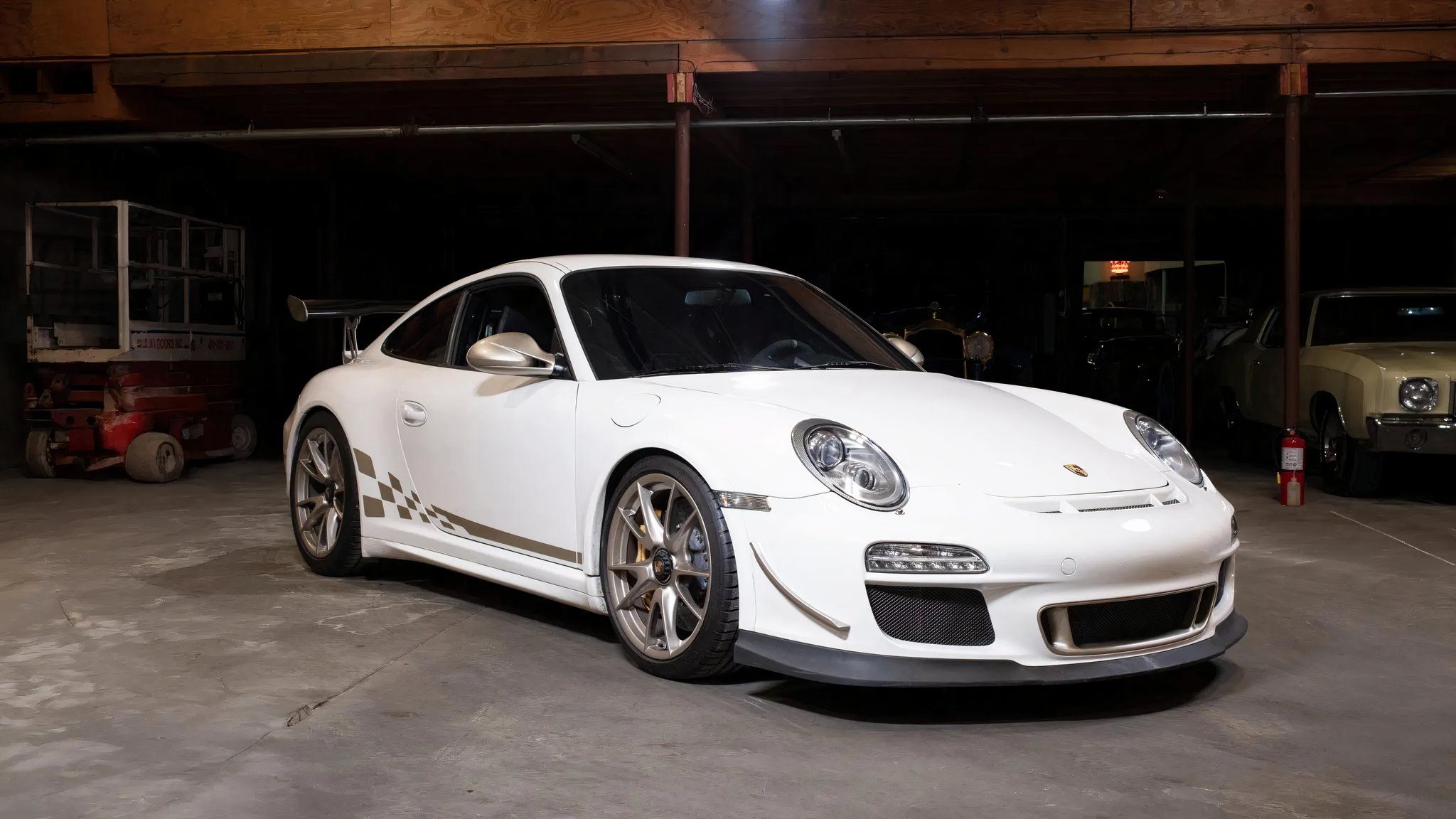 2010 Porsche 911 GT3 RS_11