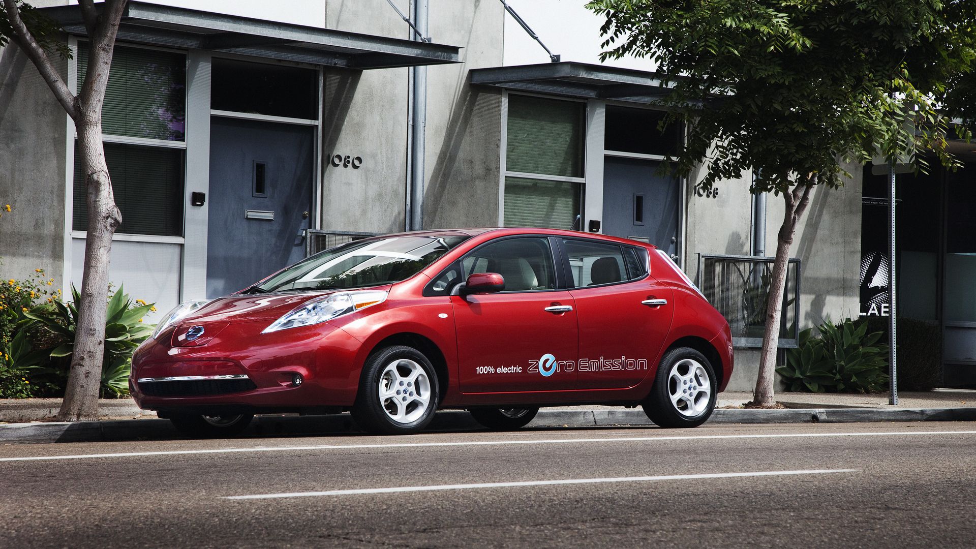 2012 Nissan Leaf front 3/4 shot parked