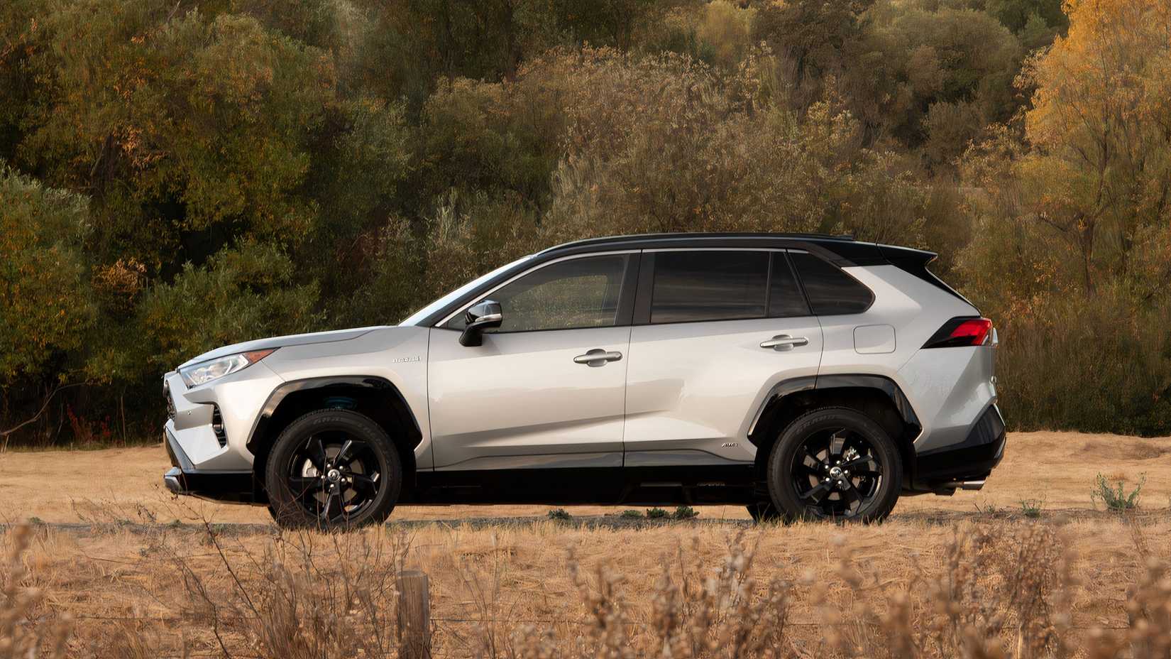 Side profile shot of a 2020 Toyota RAV4 Hybrid XSE