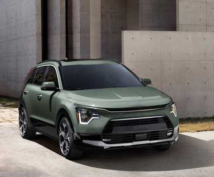 2024 Kia Niro Hybrid estacionado do lado de fora de casa