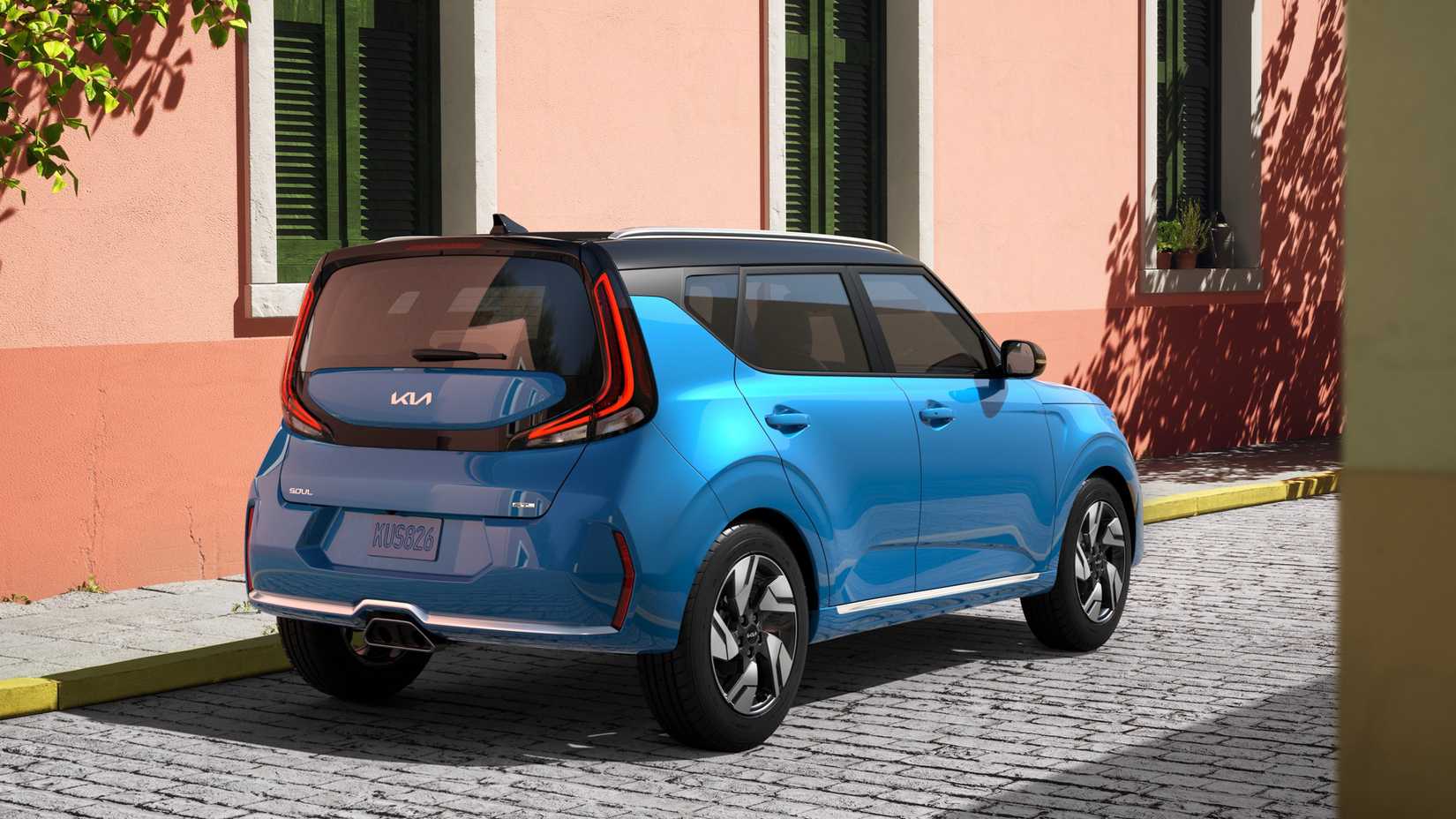 2025 Kia Soul interior and exterior styling emphasizing upright cabin space for tall drivers