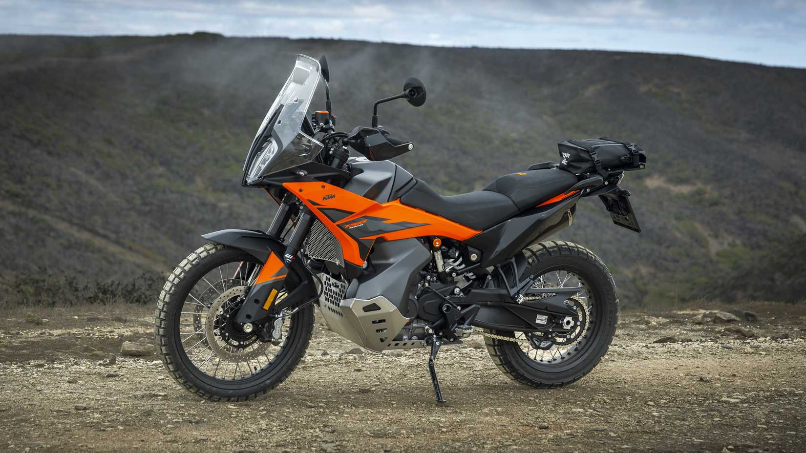 2025 KTM 790 Adventure Action (1)