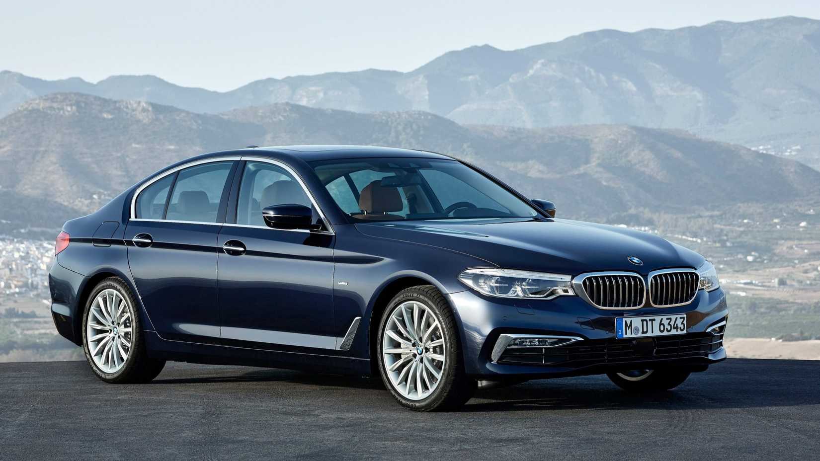 Front 3/4 shot of a 2017 BMW 5-Series 