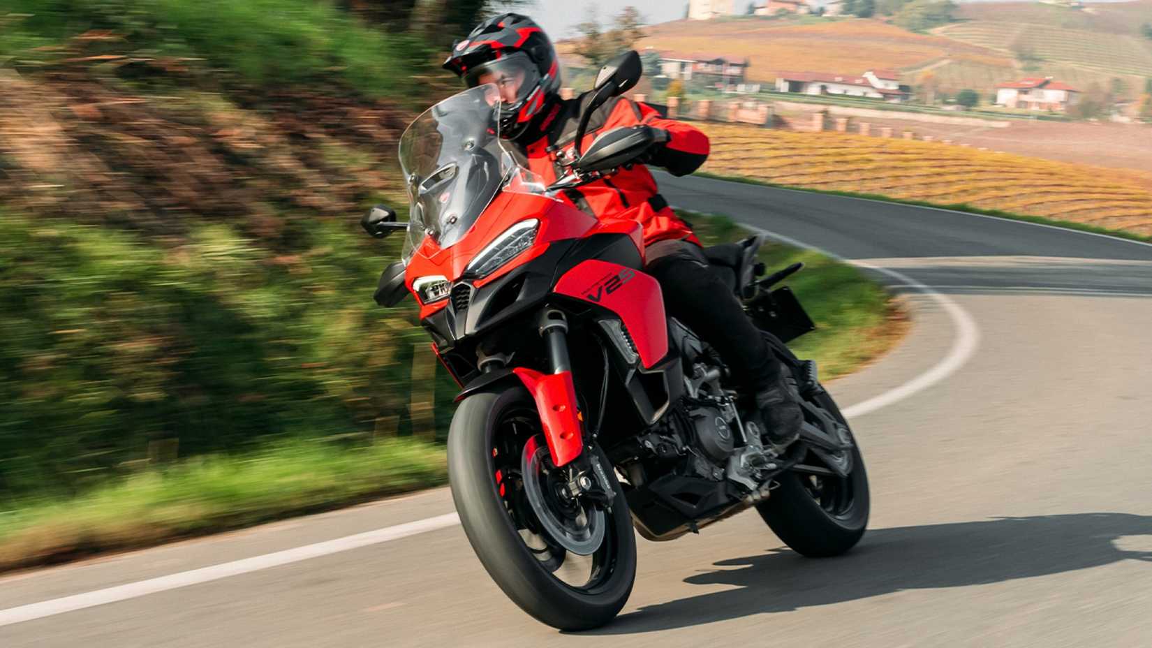 2025 Ducati Multistrada V2 em ação