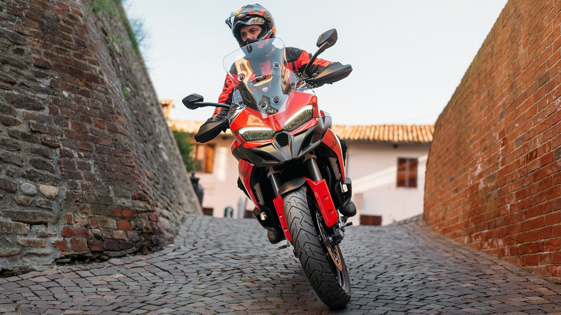 Detalhe da Ducati Multistrada V2 S 2025