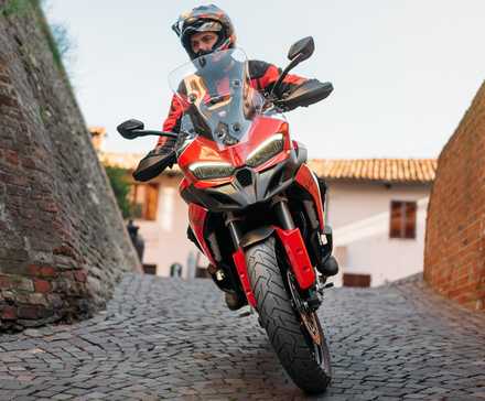 Detalhe da Ducati Multistrada V2 S 2025