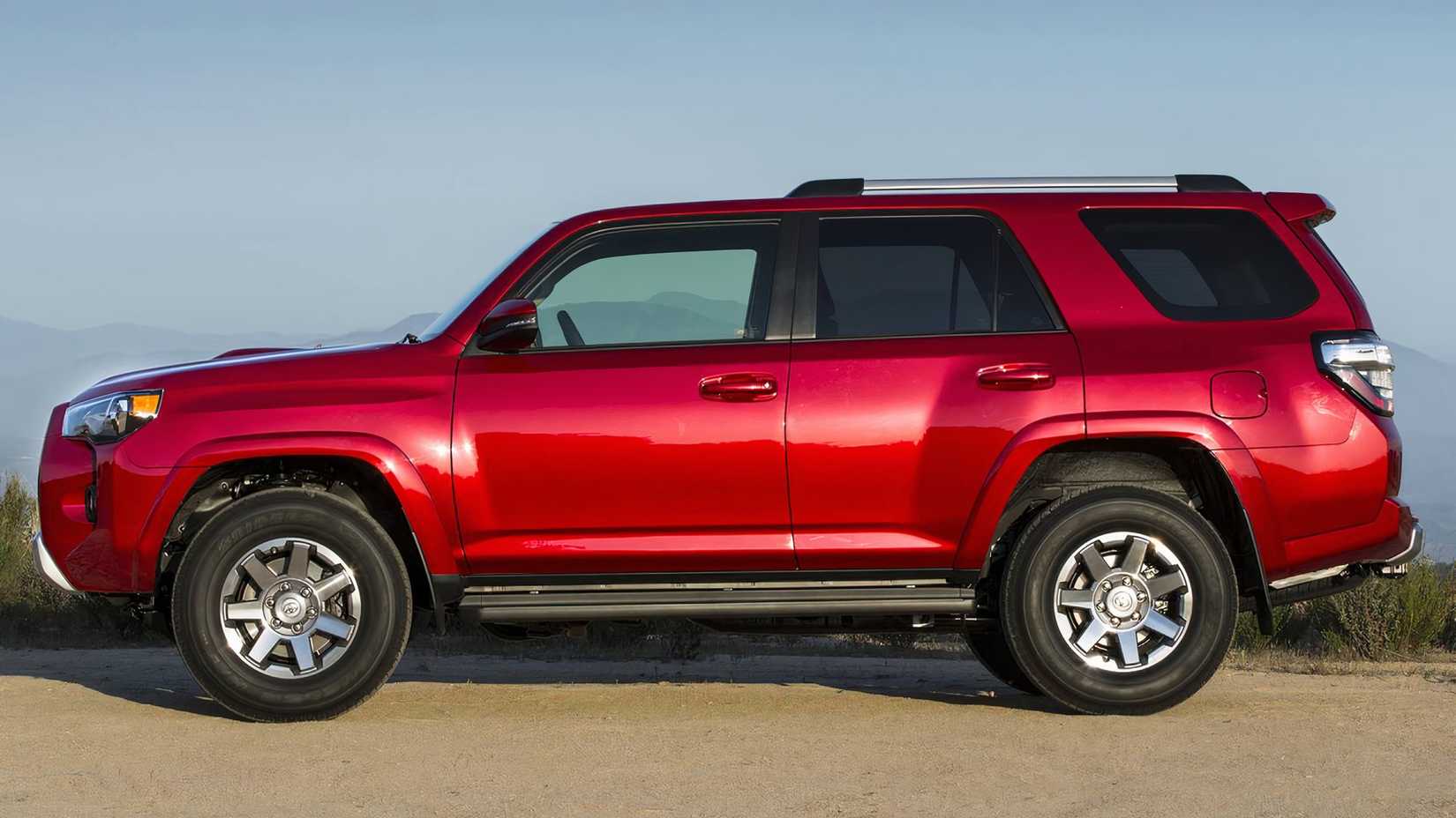 2015 Toyota 4Runner Trail Premium in red parked on road