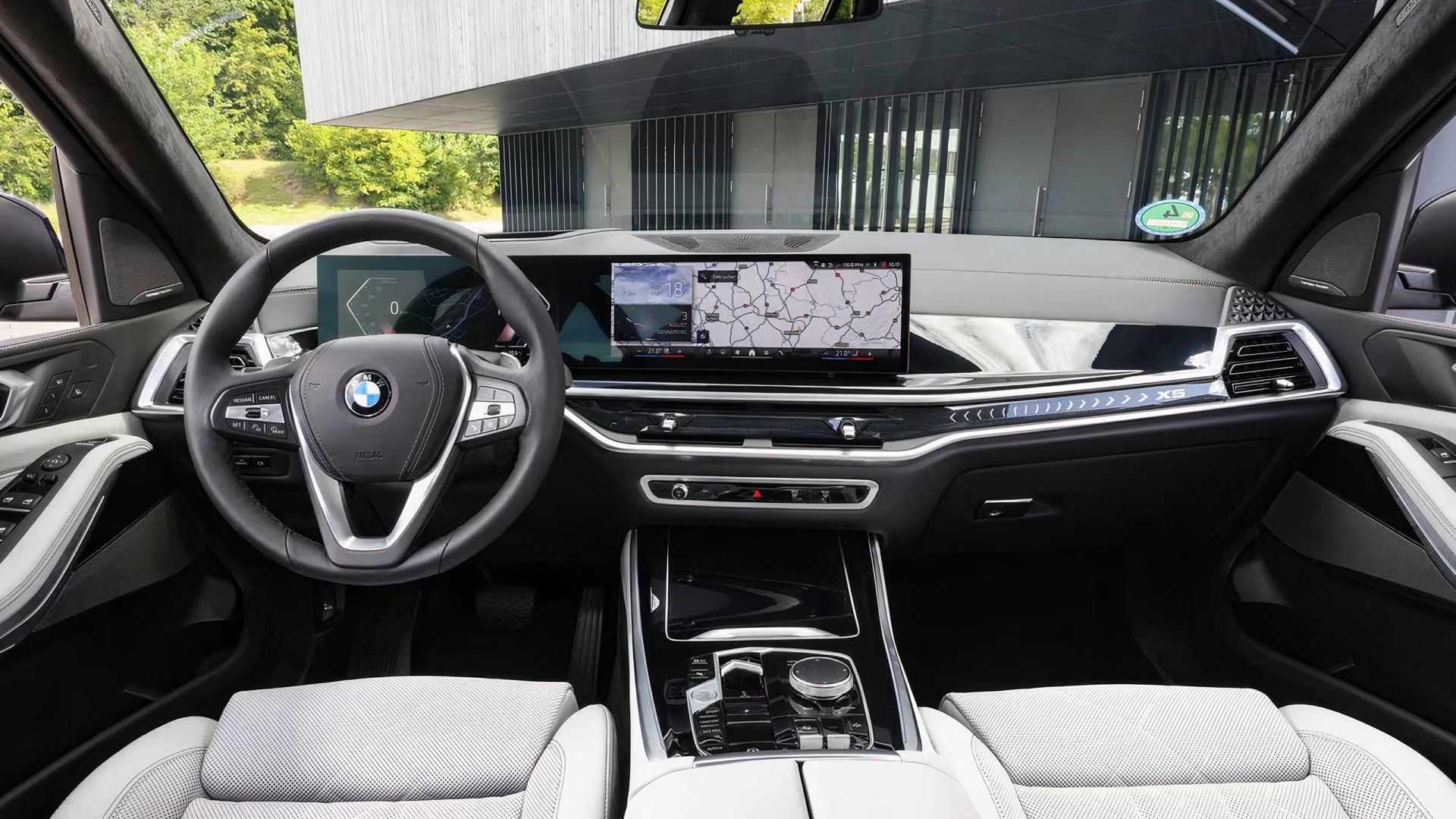 Why Inline-Six Engines Are Making A Comeback In Modern SUVs