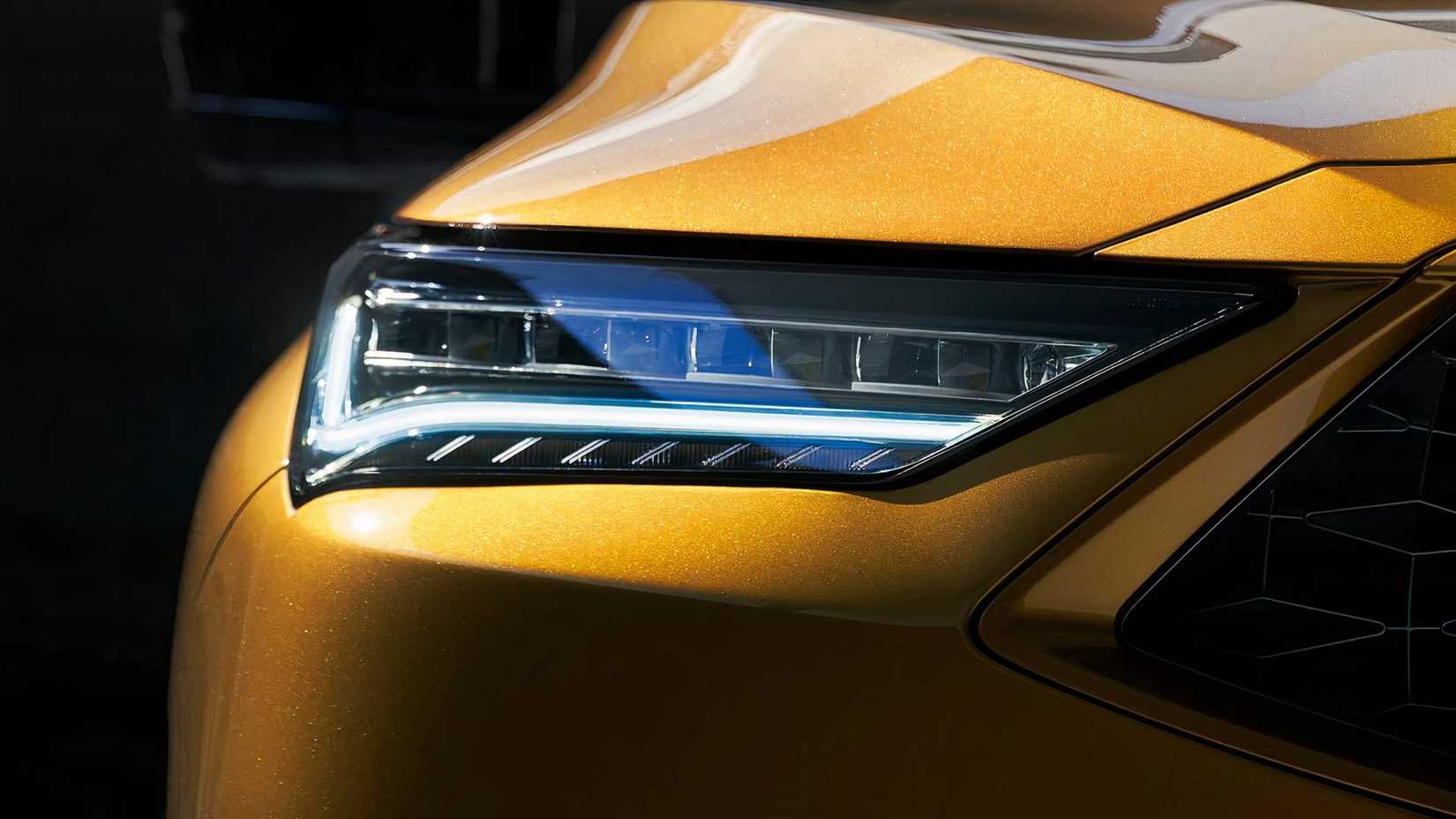 Close do farol Acura MDX 2024