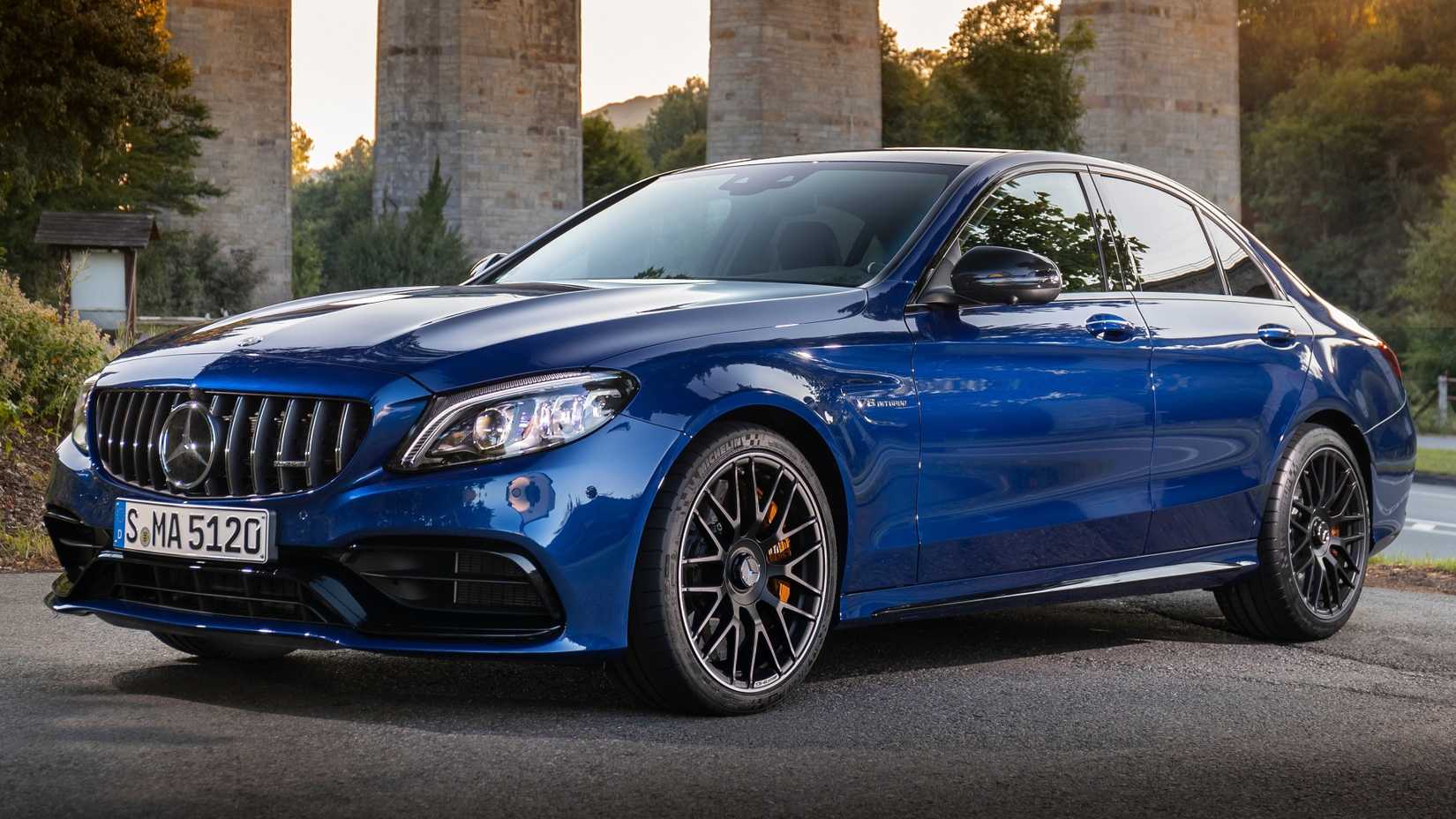 Mercedes-Benz C63S AMG Sedã