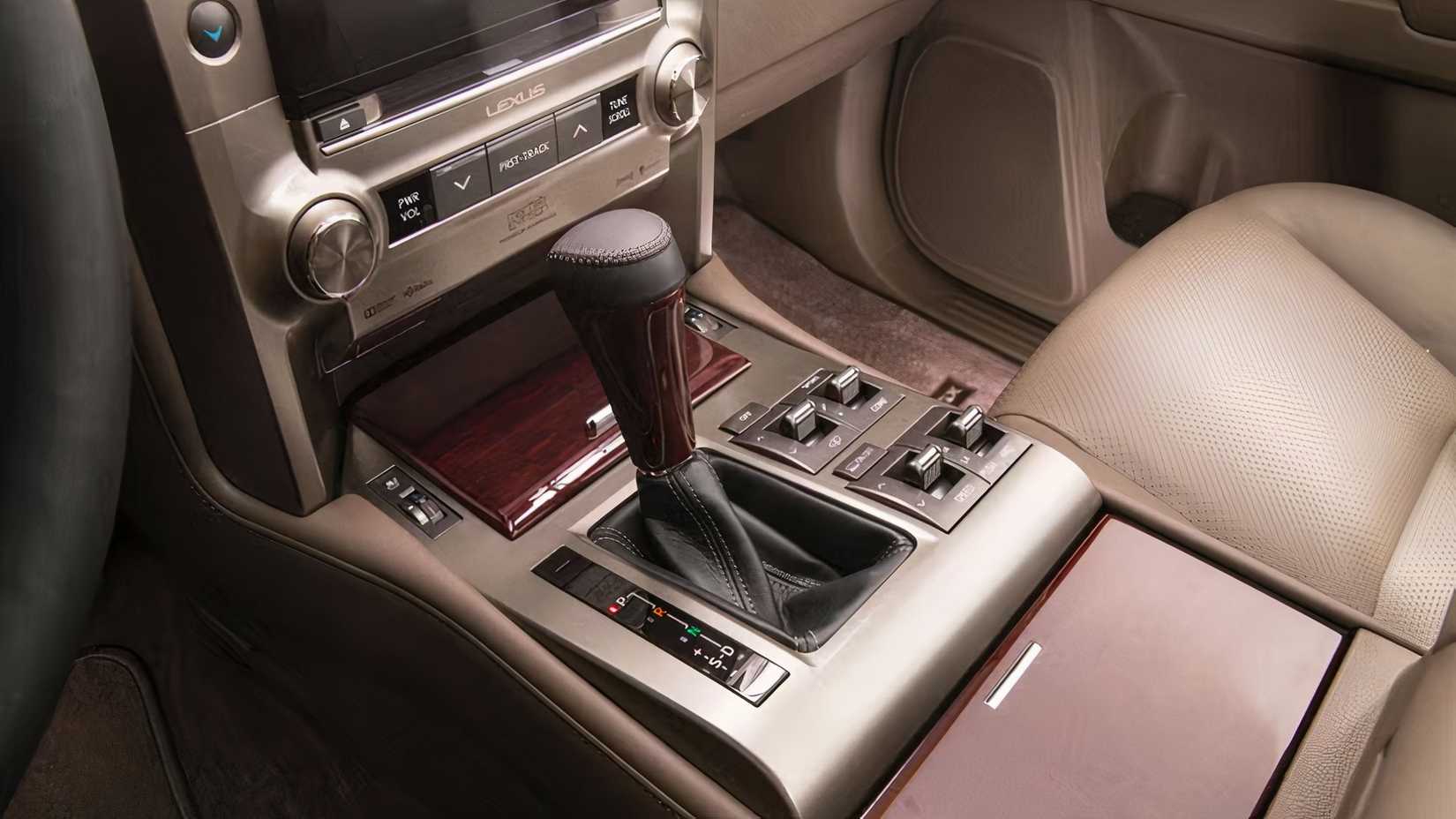 Interior shot of a 2015 Lexus GX 460 showing console