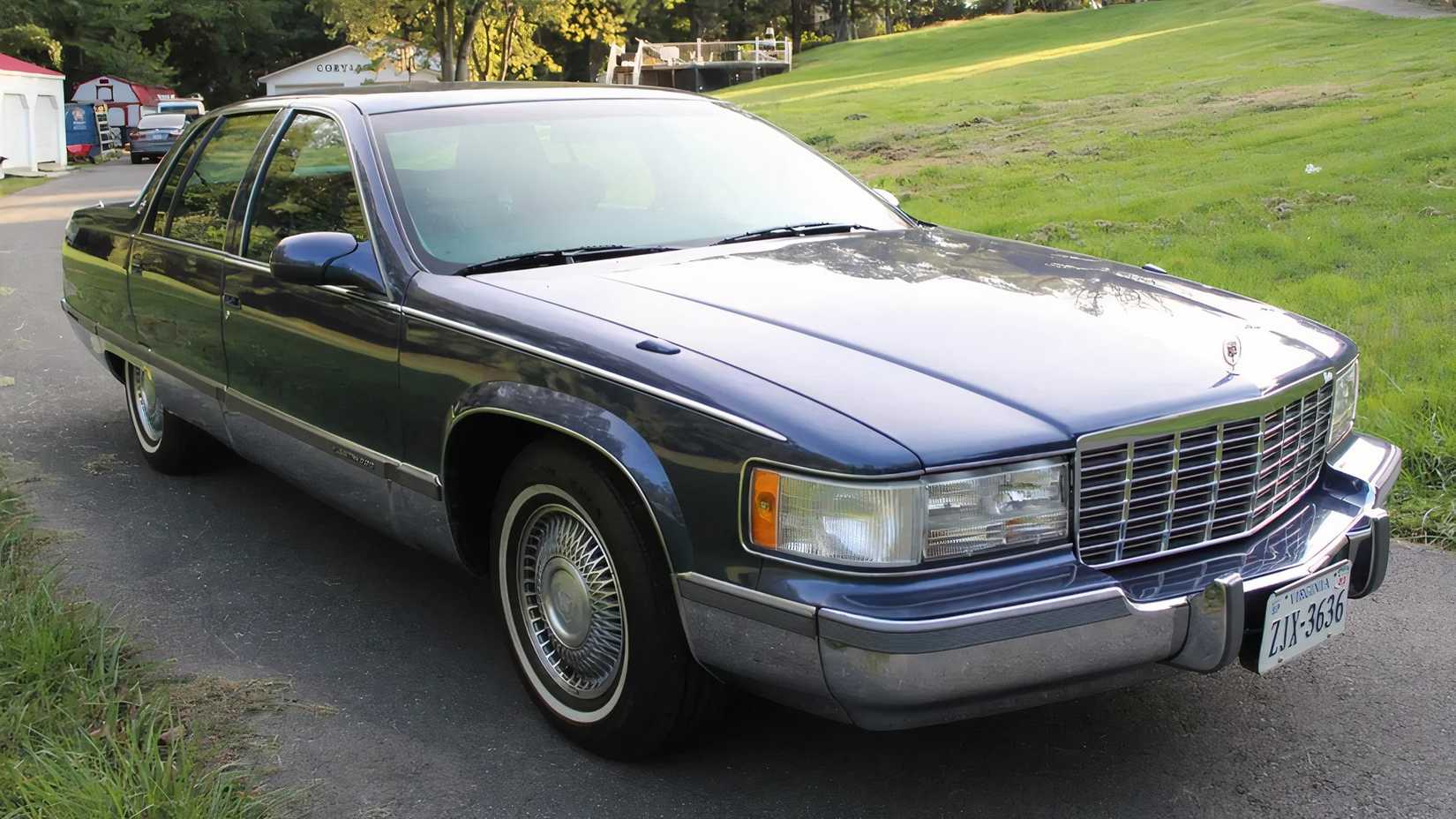 1996 Cadillac Fleetwood, front 3/4