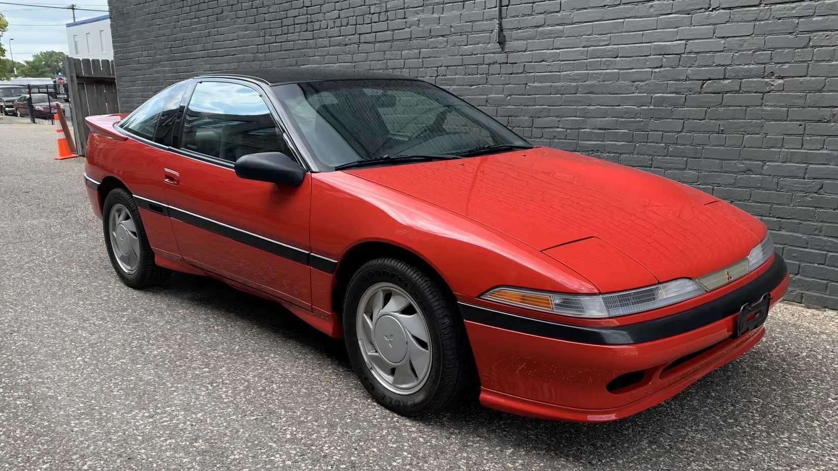 1990 Mitsubishi Eclipse, front 3/4