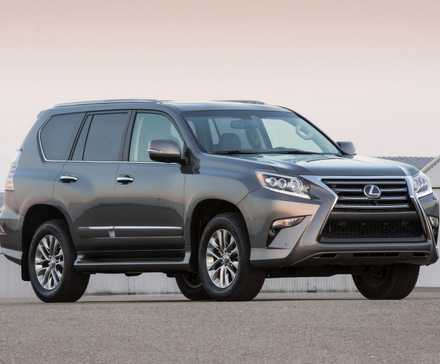 Front 3/4 shot of a 2015 Lexus GX 460