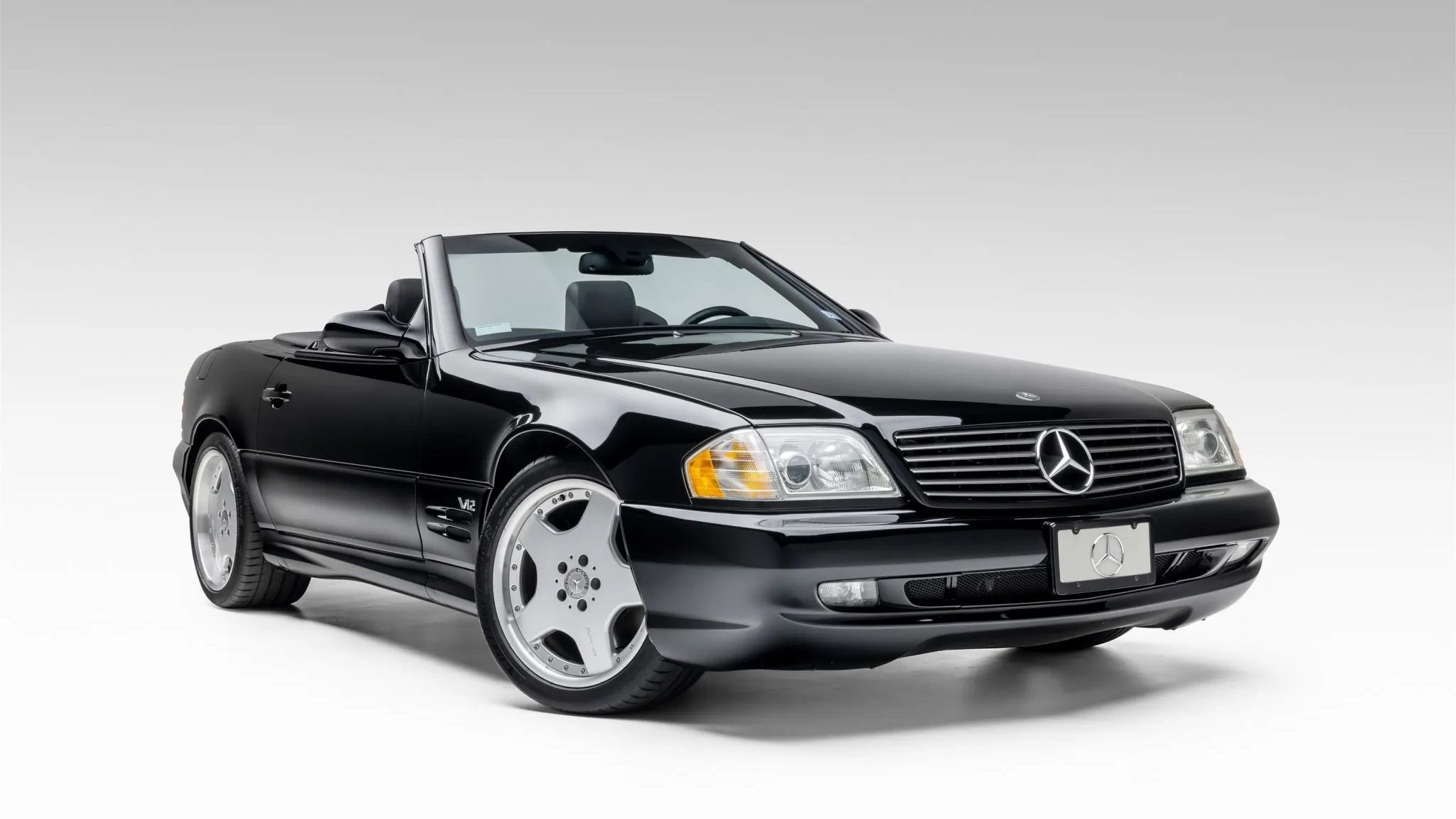 This Barely Used 1,100-Mile Mercedes-Benz SL600 Is A Rad Time Capsule