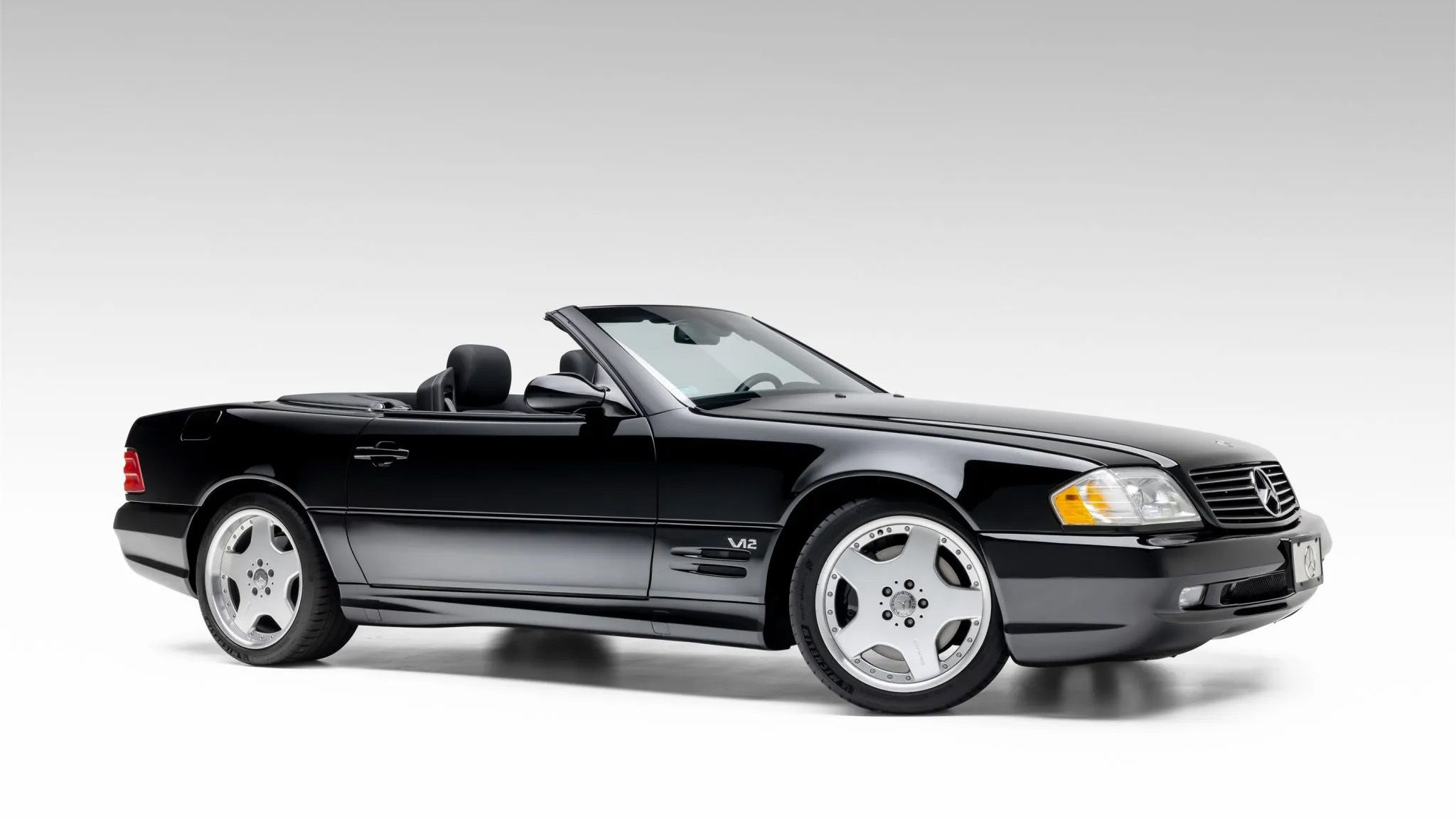 This Barely Used 1,100-Mile Mercedes-Benz SL600 Is A Rad Time Capsule