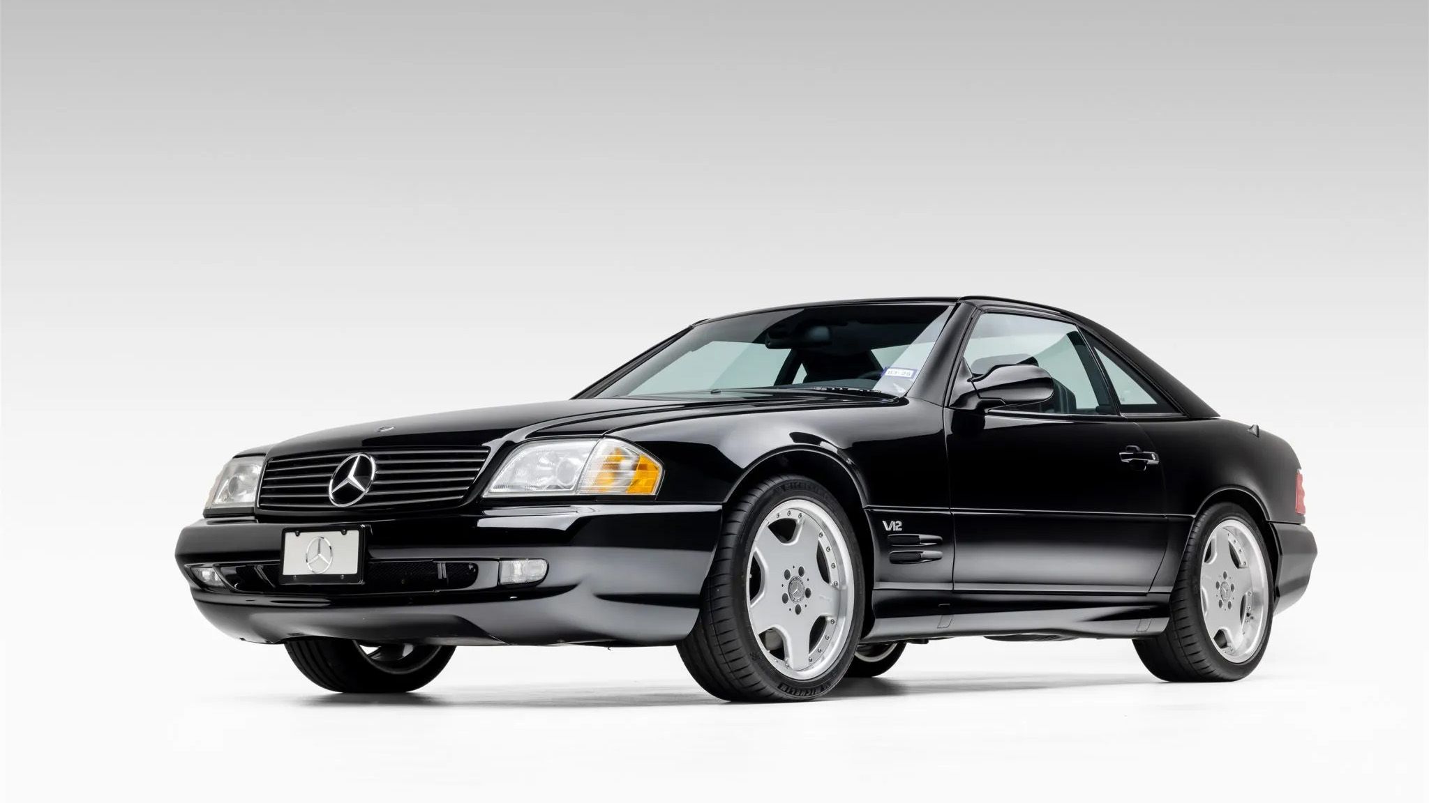 This Barely Used 1,100-Mile Mercedes-Benz SL600 Is A Rad Time Capsule