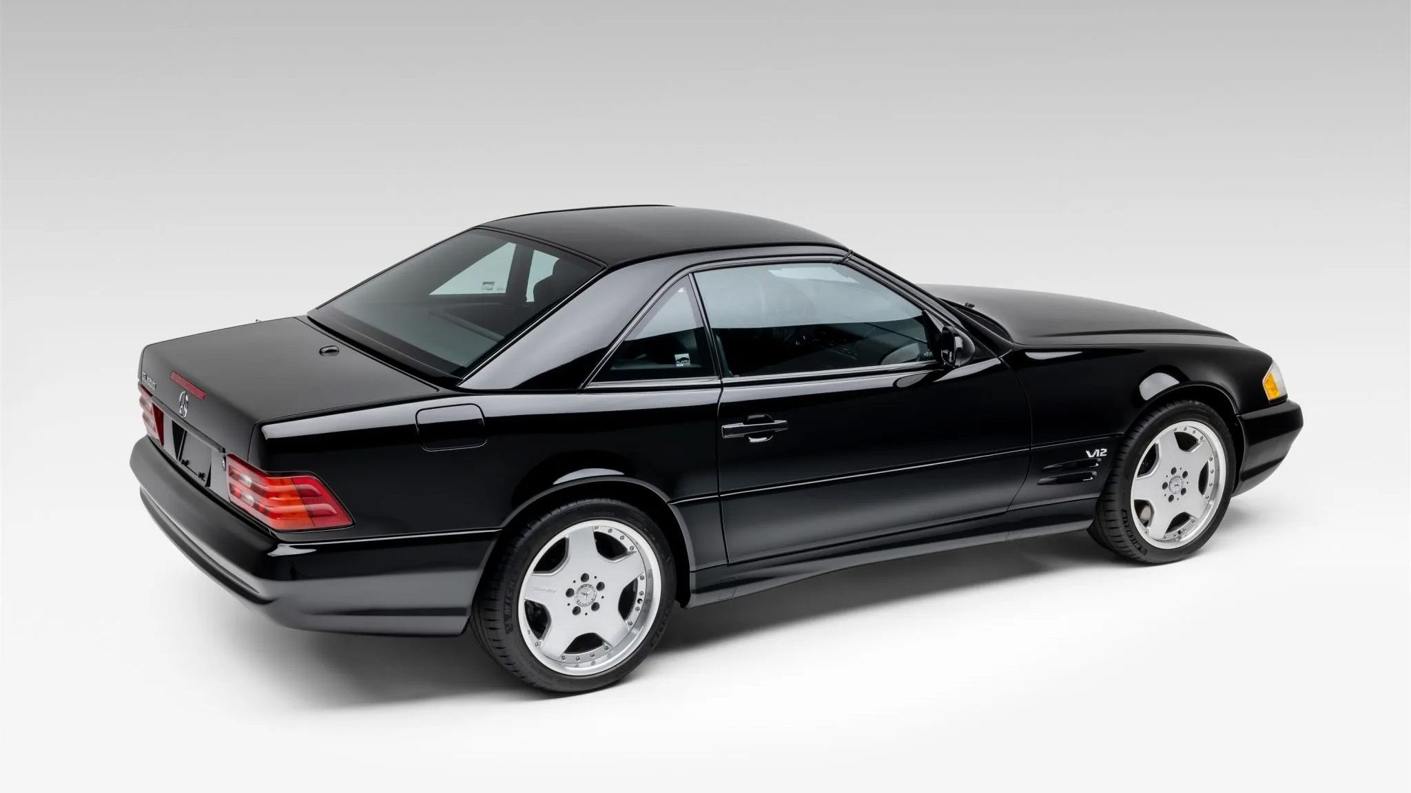 This Barely Used 1,100-Mile Mercedes-Benz SL600 Is A Rad Time Capsule