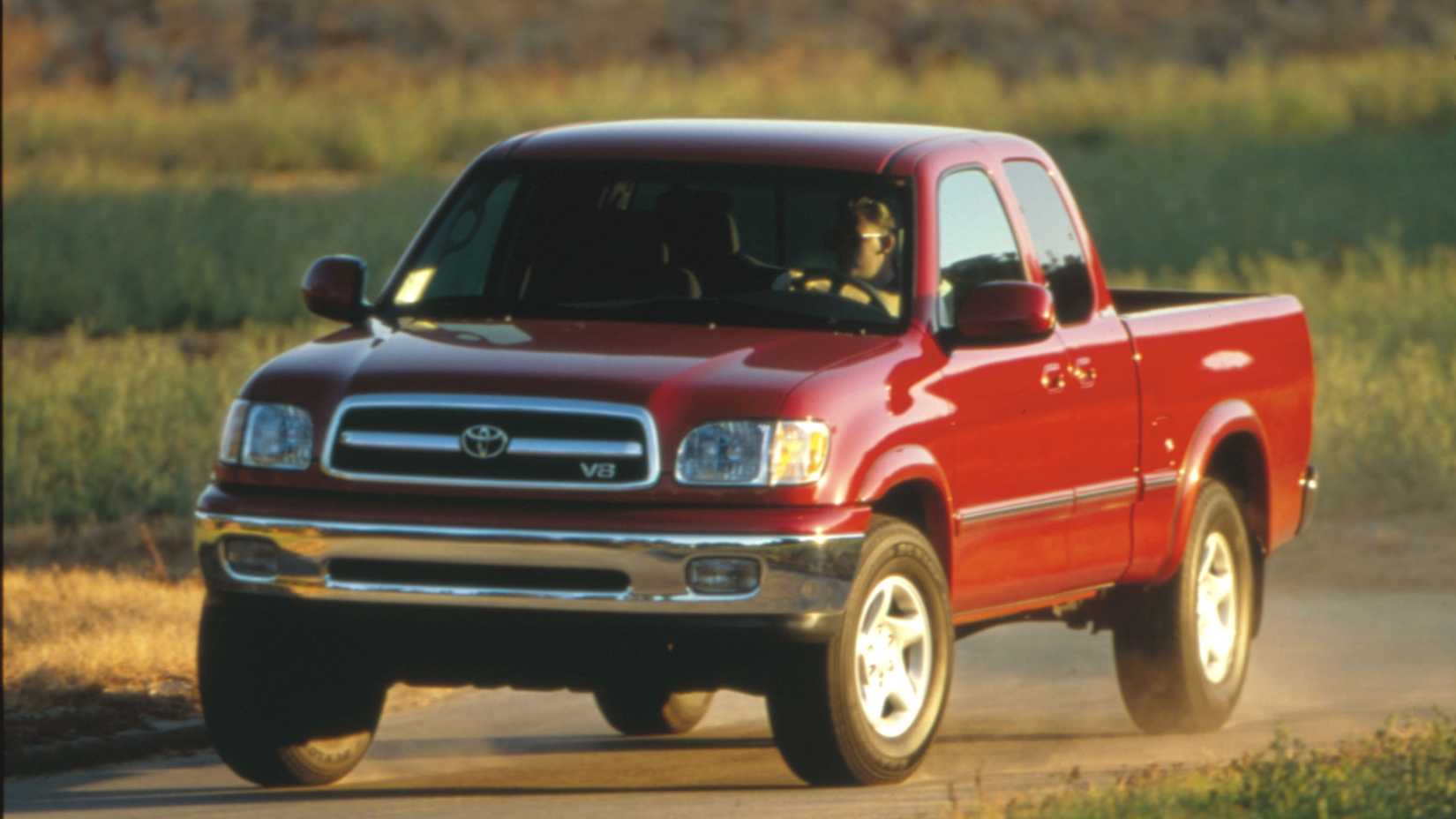 Front 3/4 shot of a 2000 Toyota Tundra