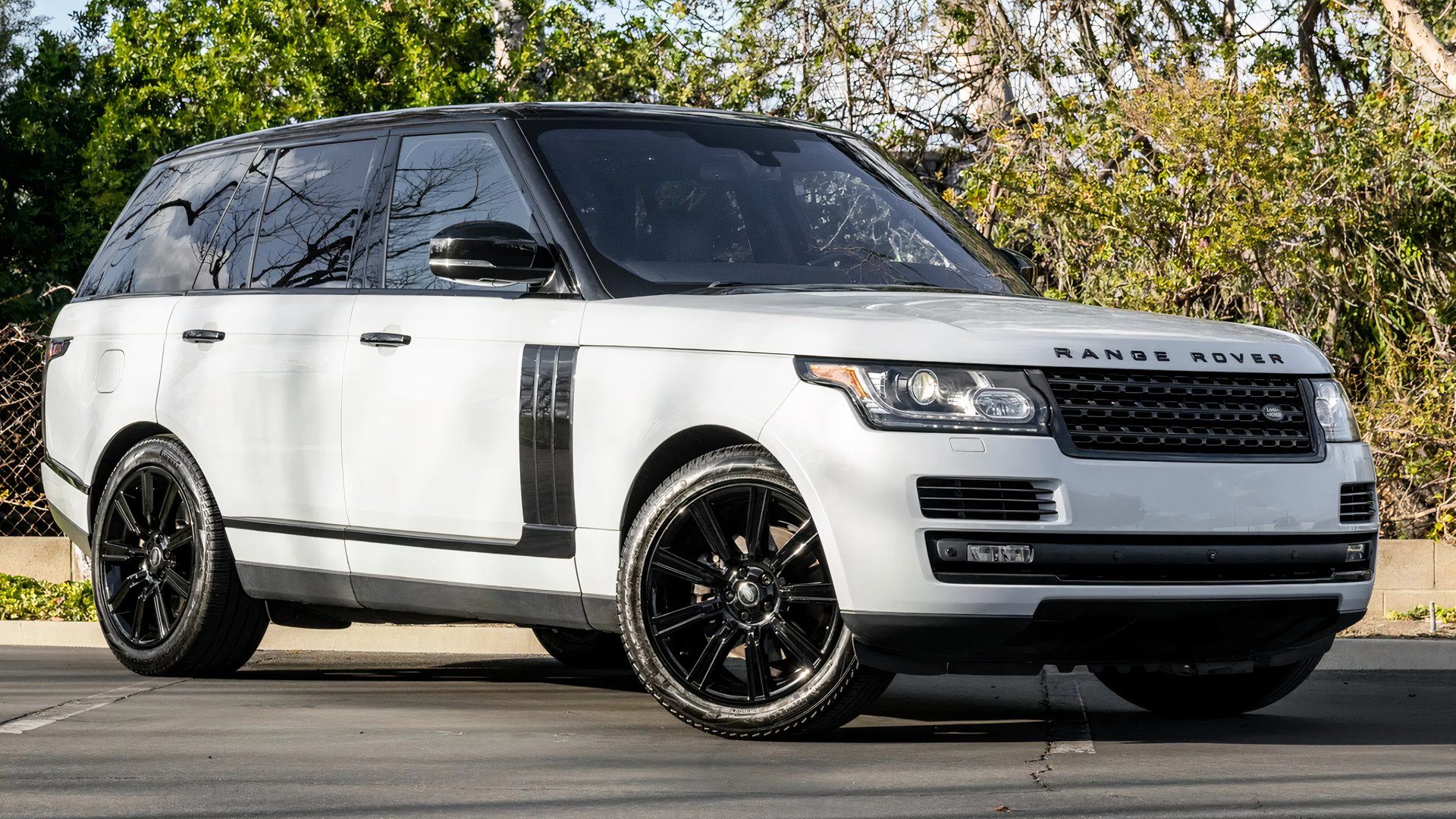 From Rugged Trails To Red Carpets: The Range Rover's Luxury Evolution